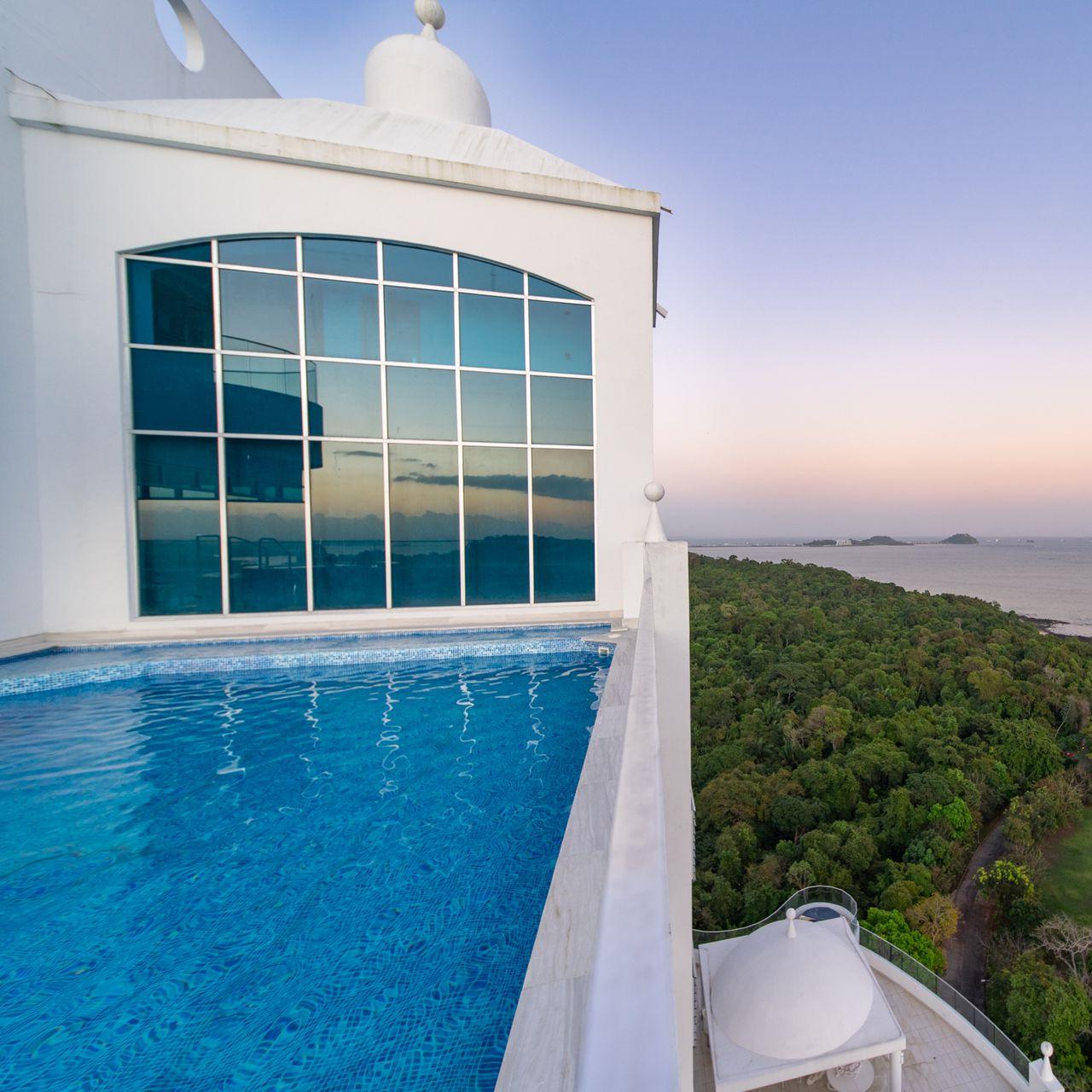 Casa Bonita - $1,200,000