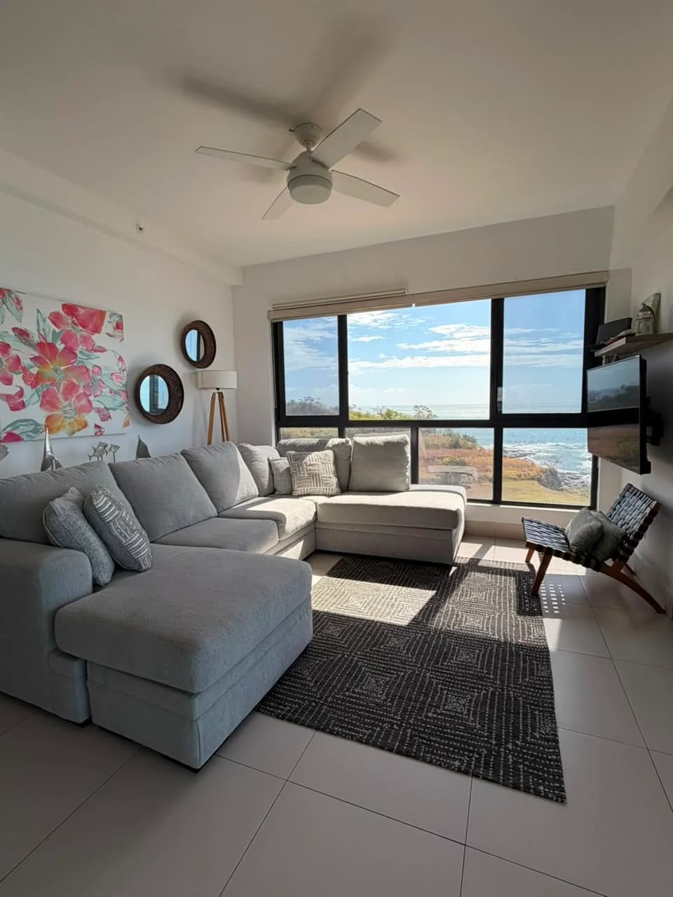 Apartamento de 3 Dormitorios con Vista al Mar en Punta Caelo | Vida Plenamente Amueblada en la Playa - Photo 2