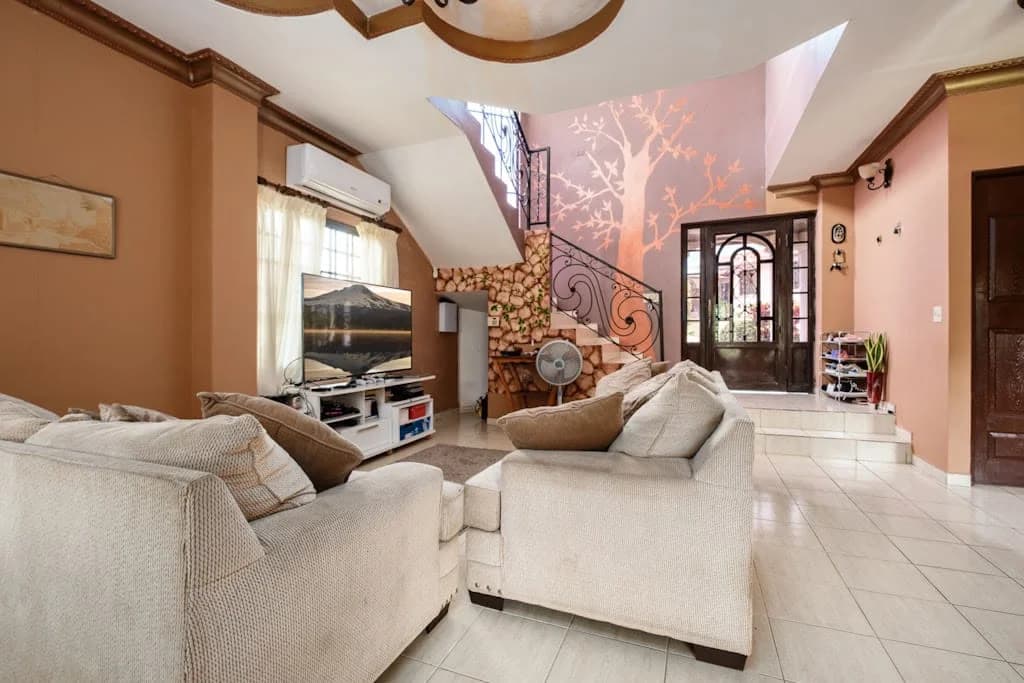 Maison de 4 Chambres à Vendre dans une Communauté Résidentielle Privée, Panama - Photo 5
