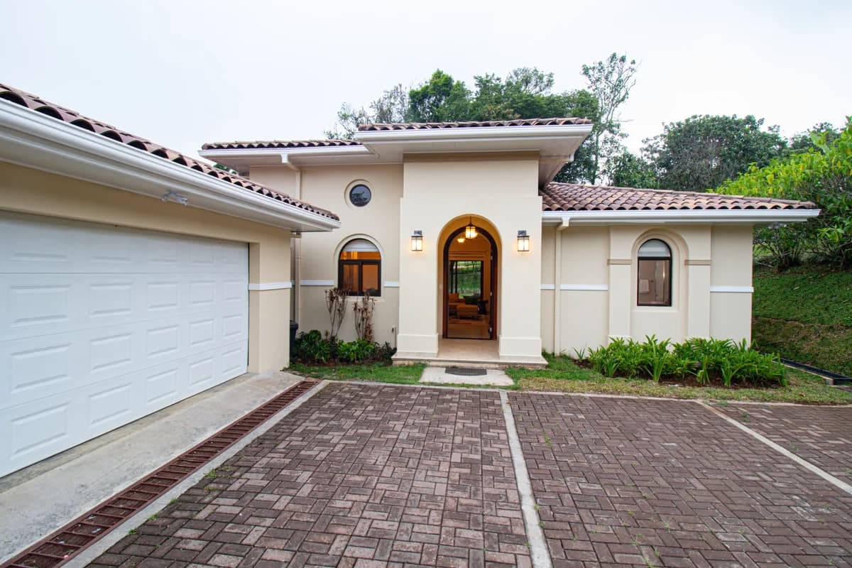 Luxury Villa for Sale in Alto Boquete, Panama - Photo 3