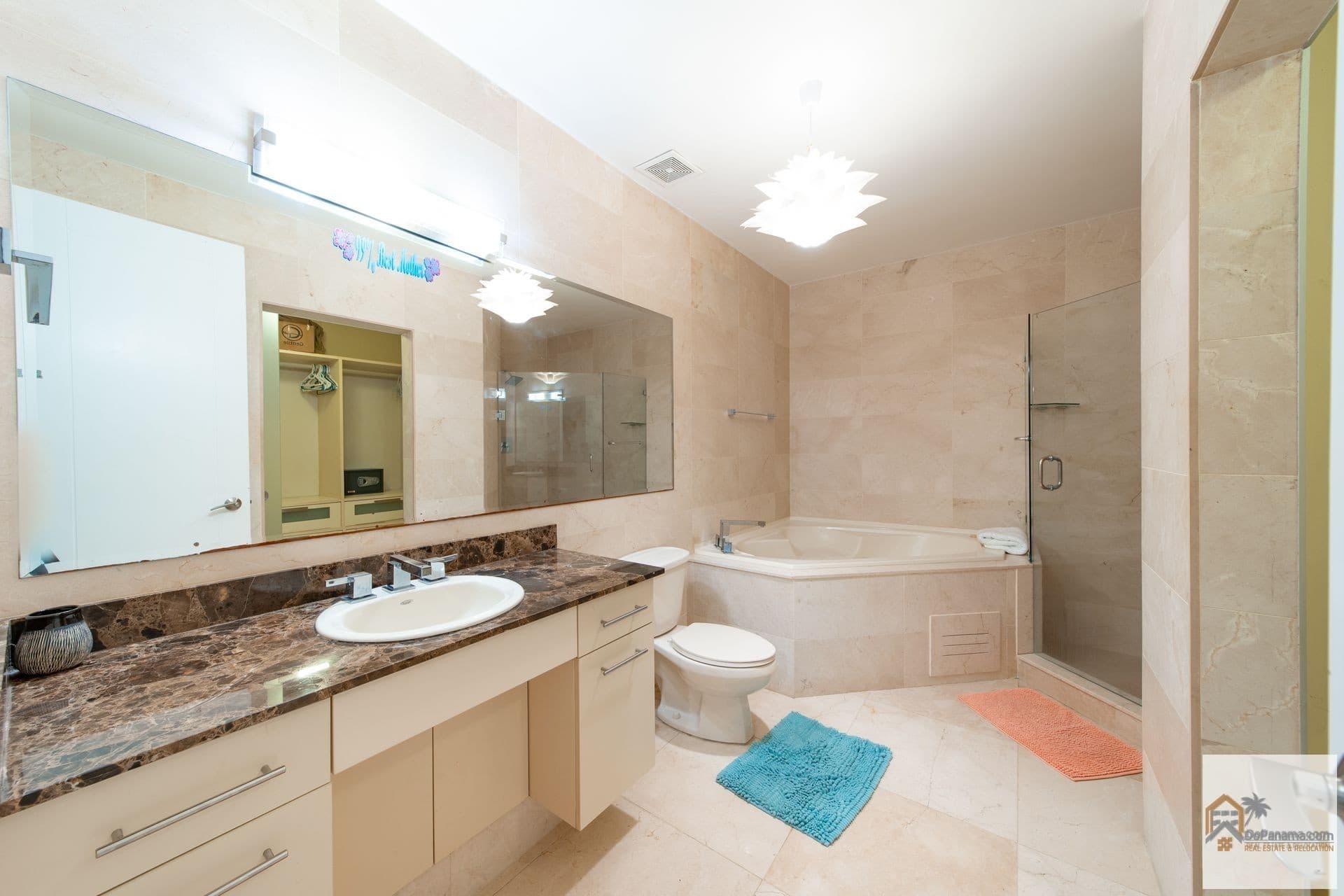 Casa Bonita Penthouse: Panama City's Crown Jewel with Ocean Views $1.2M - Photo 3