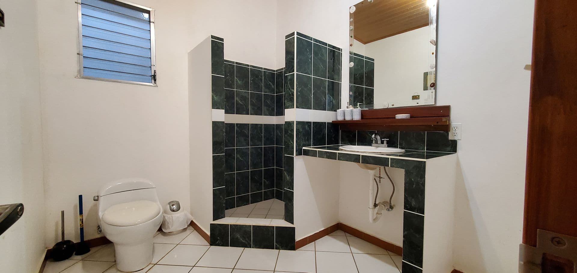 Pedasi Haven: 3BR Income Property $120K Owner Financing Available - Photo 2
