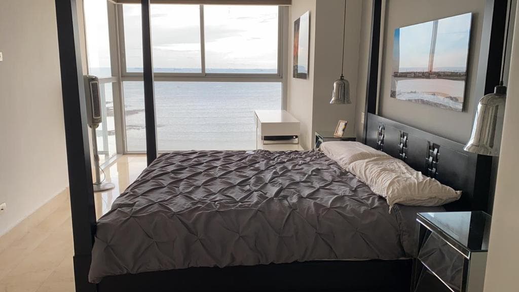 Penthouse-Rückzugsort im PH Yoo | 1 Schlafzimmer + Arbeitszimmer an der Avenida Balboa | $350K - Photo 3