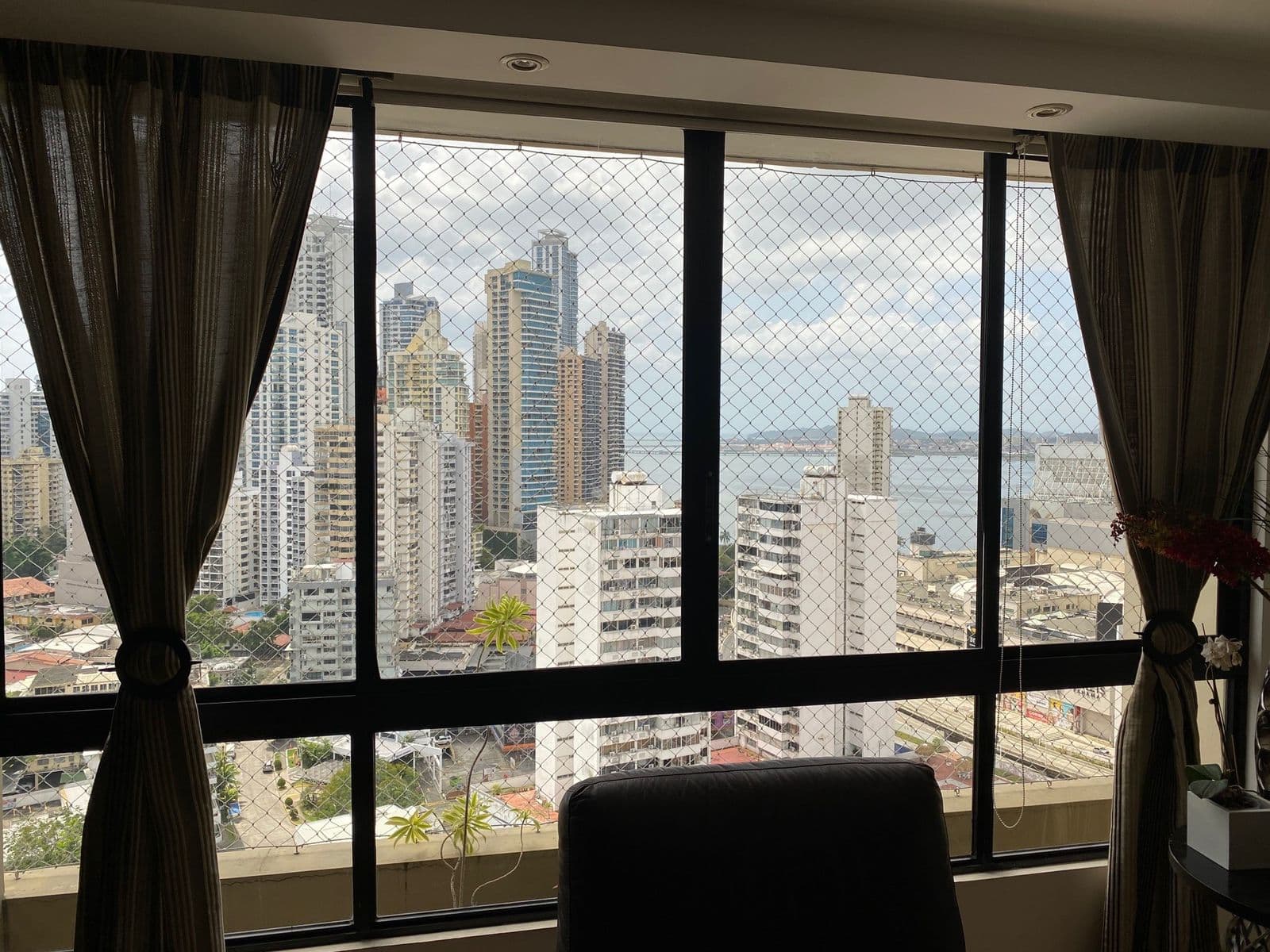 Sleek 3BR Punta Paitilla Condo $203K - Prime Panama City Waterfront - Photo 5