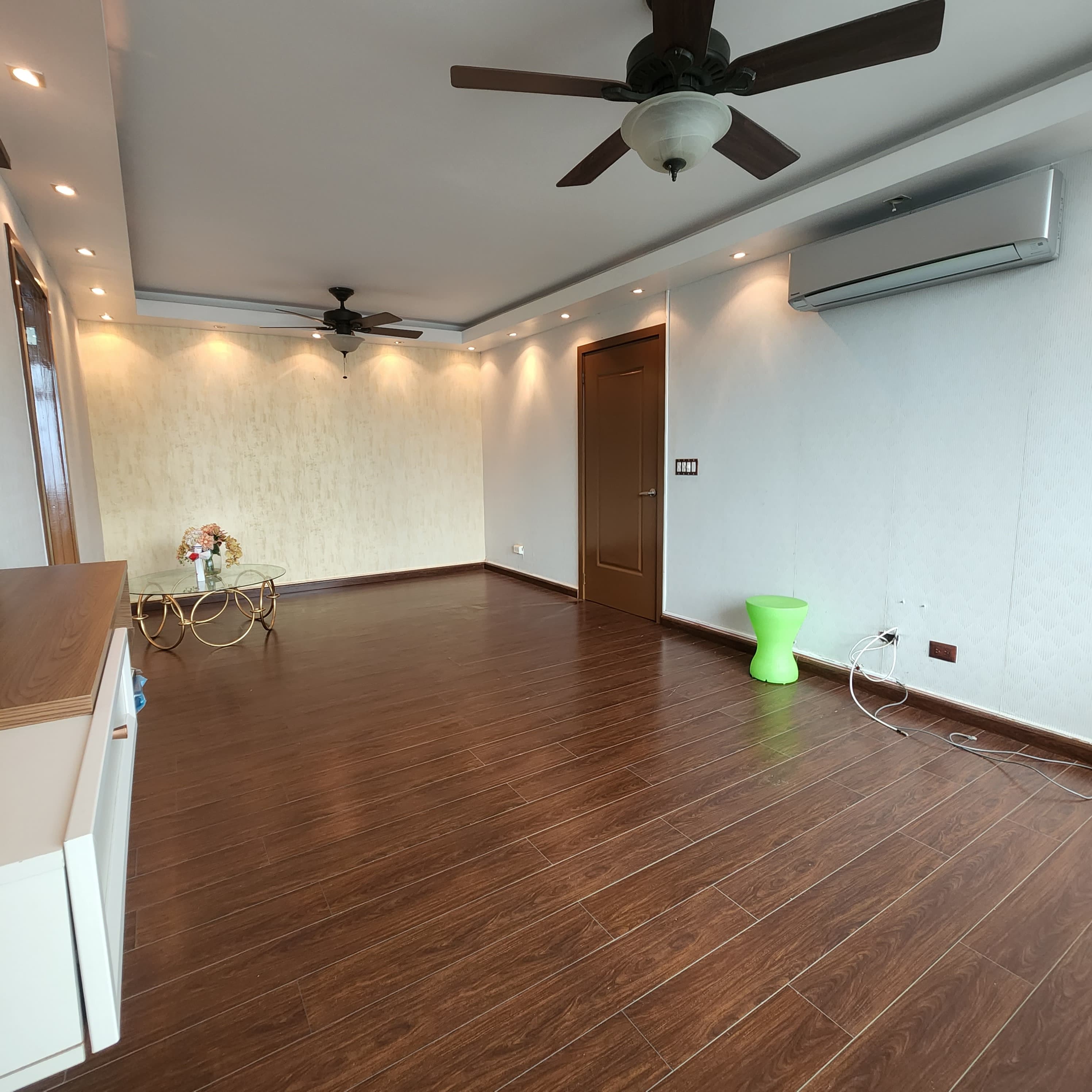 Sleek 3BR Condo in PH Tao San Francisco - Panama City Urban Living - Photo 5