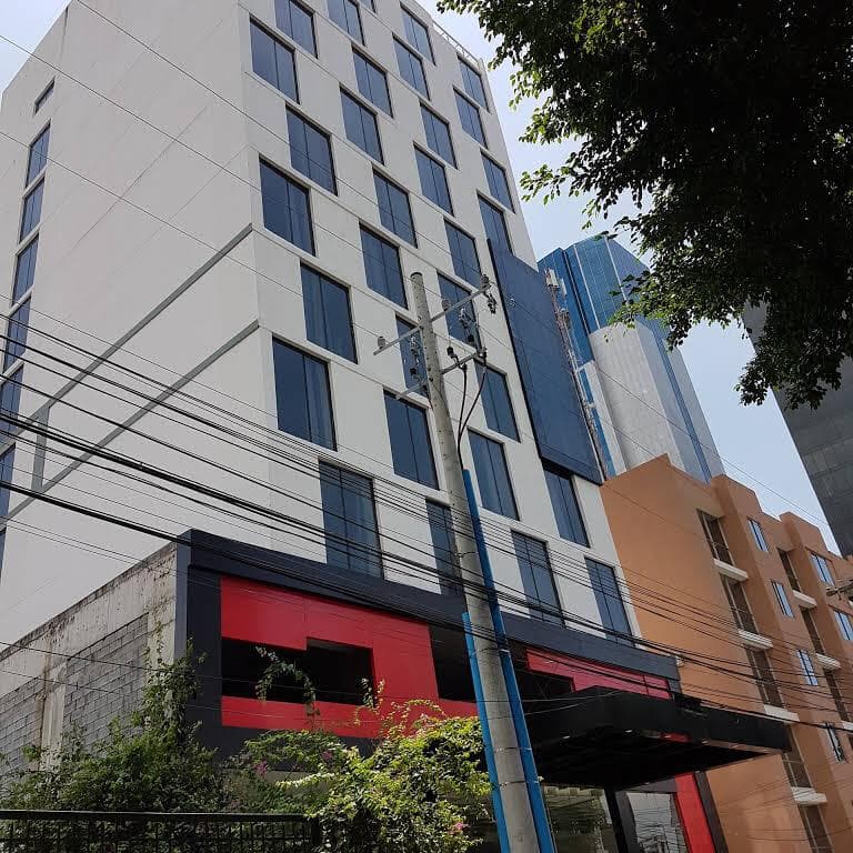 Luxury 84-Room Hotel for Sale - Campo Alegre Banking District $16M - Photo 5