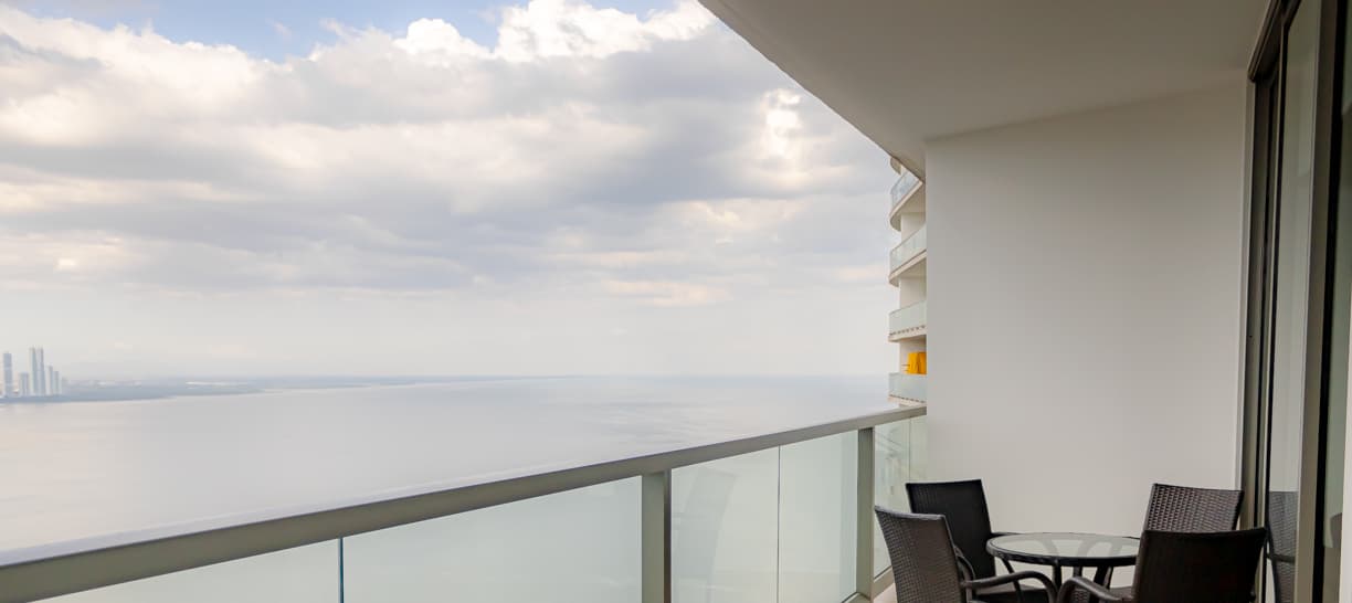 Ocean View Paradise - 1BR Luxury Condo at Ocean Club Punta Pacifica $330K - Photo 2