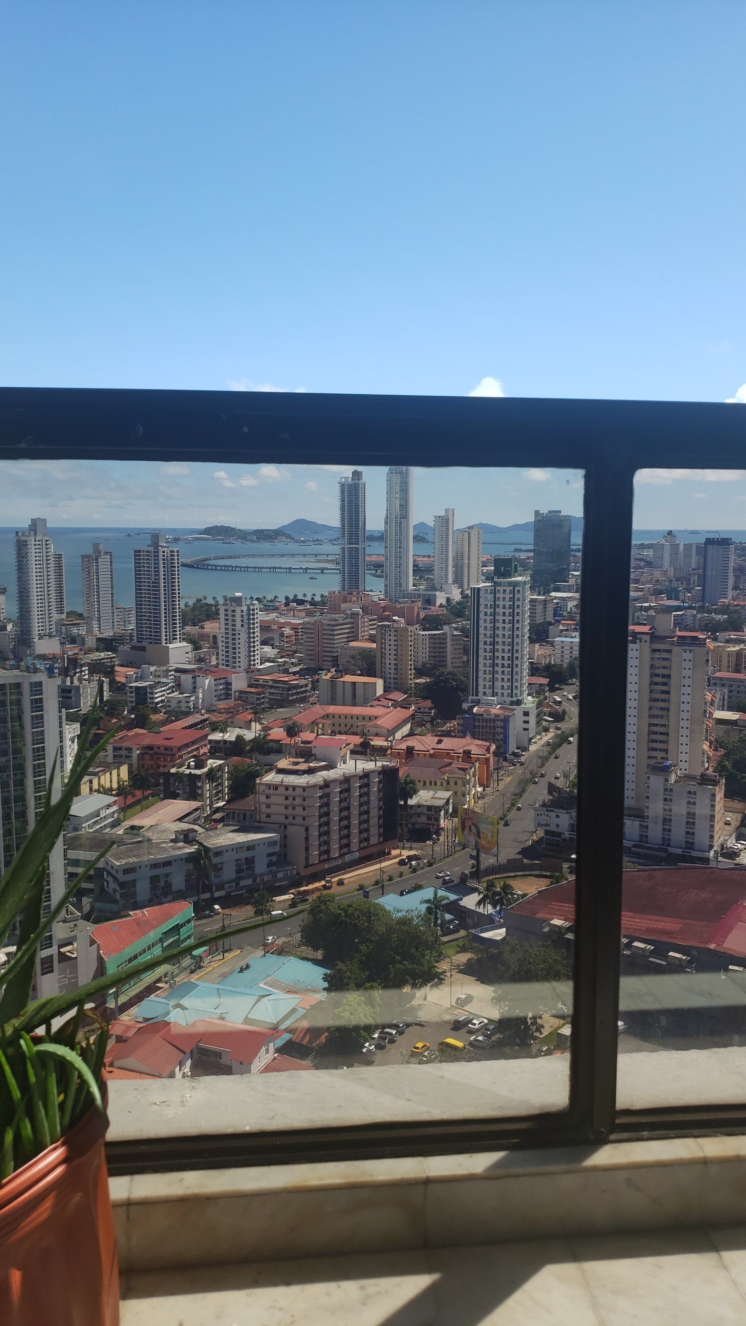 Canal Views & City Lights: Torre La Cresta 4BR Luxury Condo $525K - Photo 3