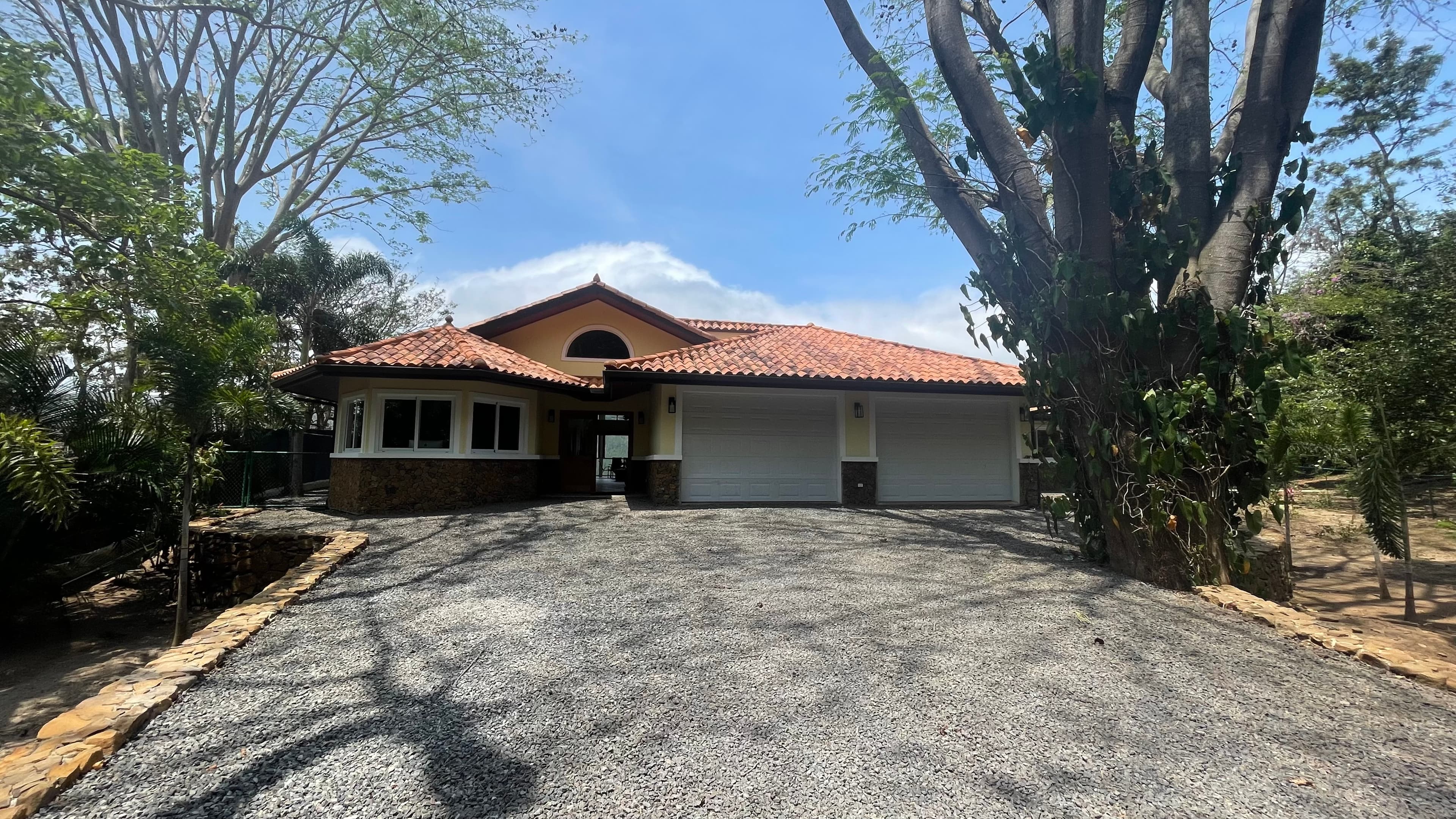 Dual Estate Haven w/ Infinity Pool - Altos del María $1.2M - Photo 3