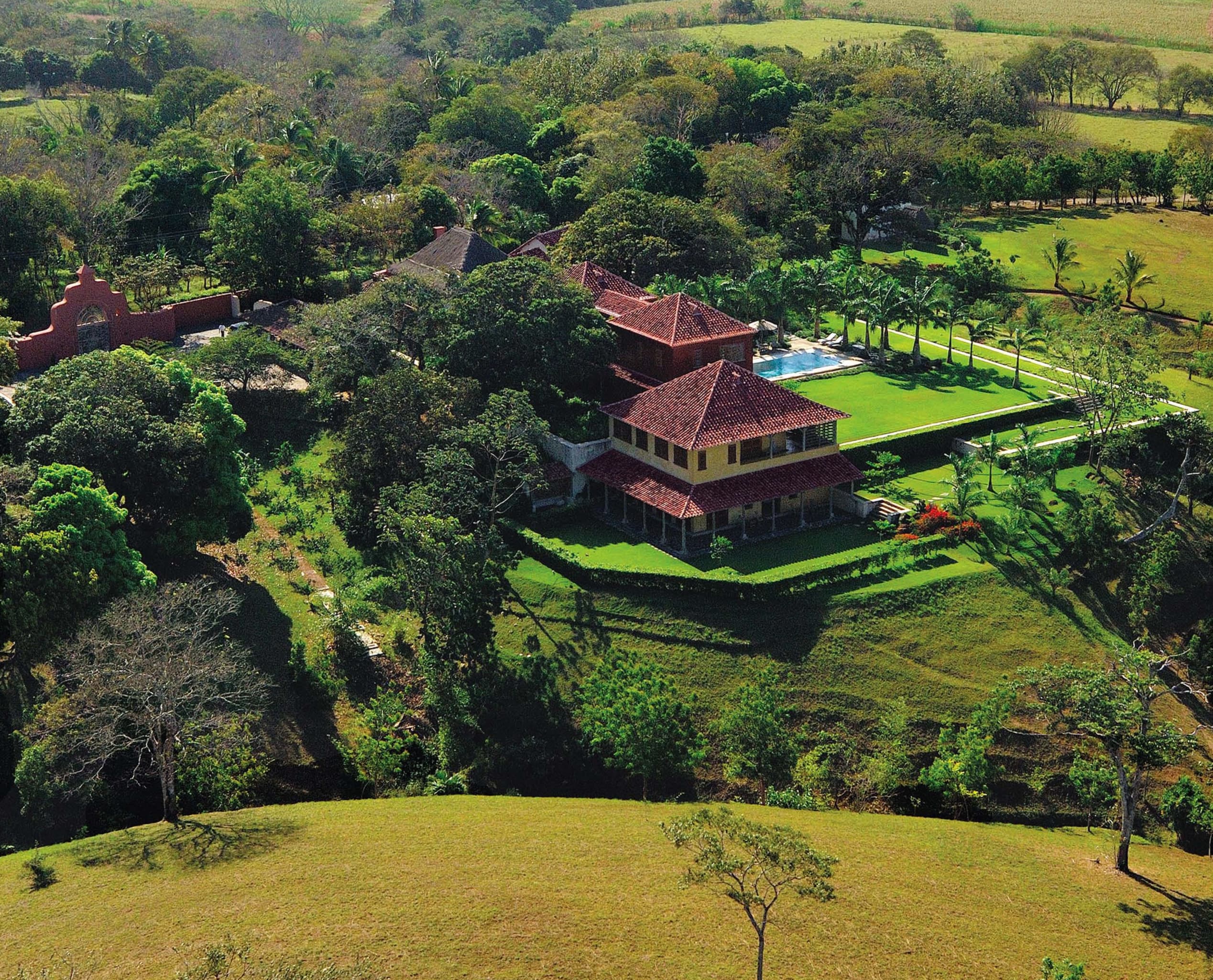 $4M Villa Camilla: Pacific Coast Paradise in Pedasí - 7BR on 5.7 Acres