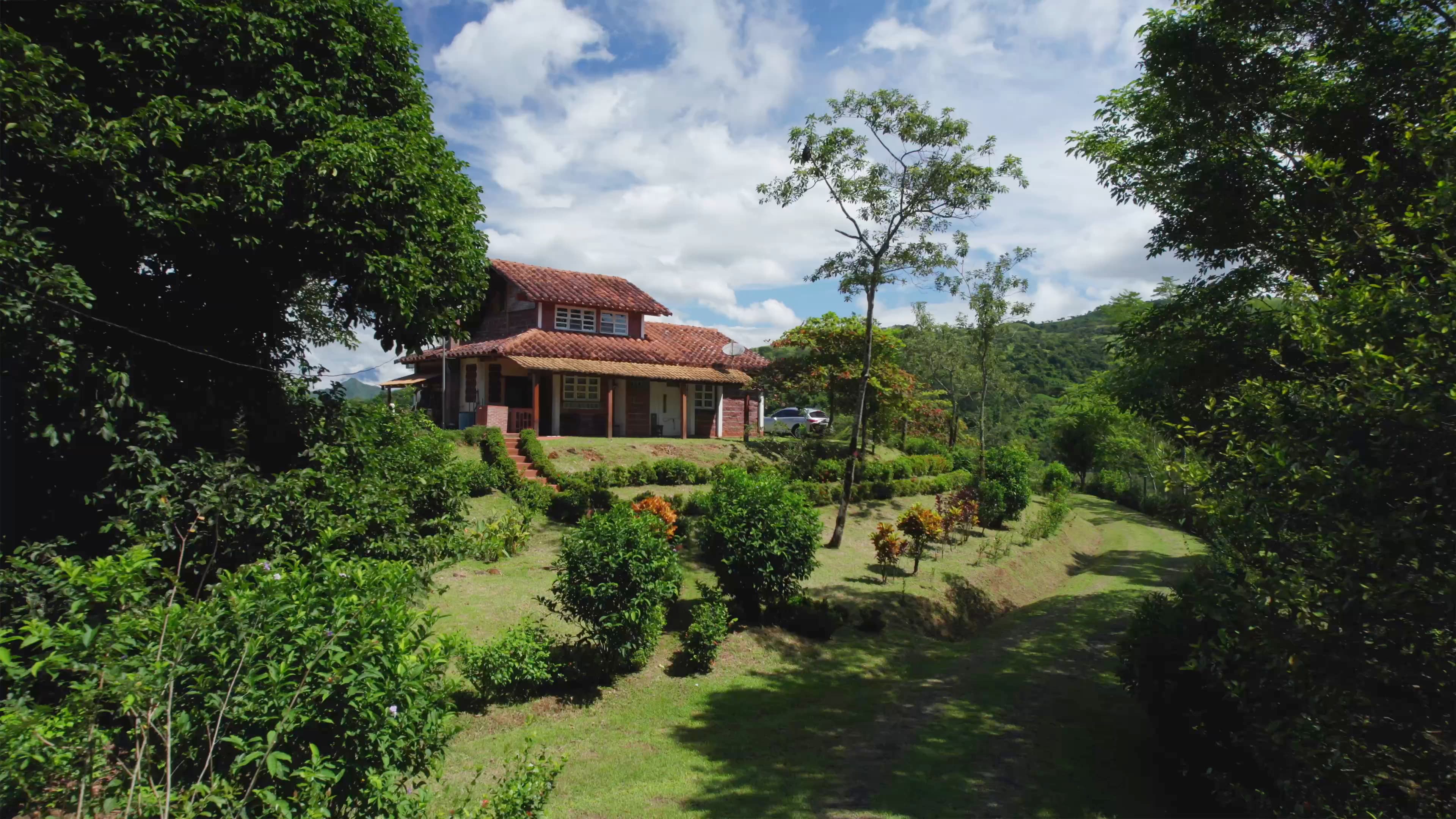 Mountainside Estate in Gualaca - 29 Acres with Volcán Barú Views - $1.2M - Photo 4