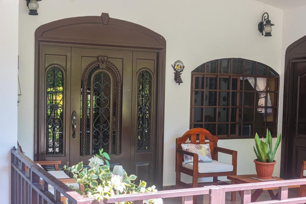 Private Estate in Las Cumbres: Pool Villa + Guest Apt $450K - Photo 3