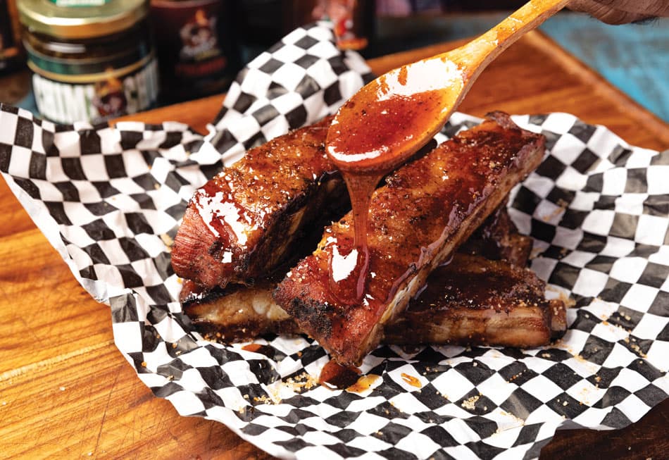 Chombo Williams: Panama City's Premier Low & Slow BBQ Destination in Los Angeles Neighborhood