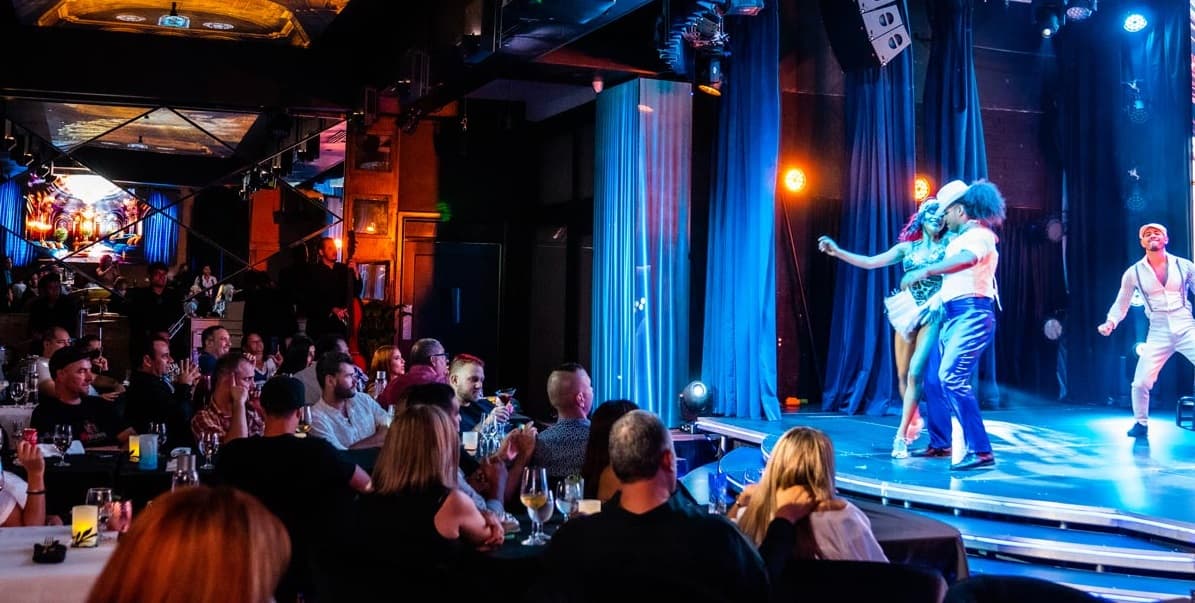 Emotions Dinner Theater: Panama City's Revolutionary Entertainment Venue with 3D Holograms