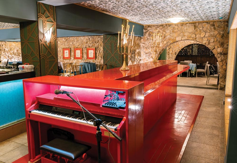 Piano Bar Panama City: Premier Spanish Cuisine & Live Entertainment Venue