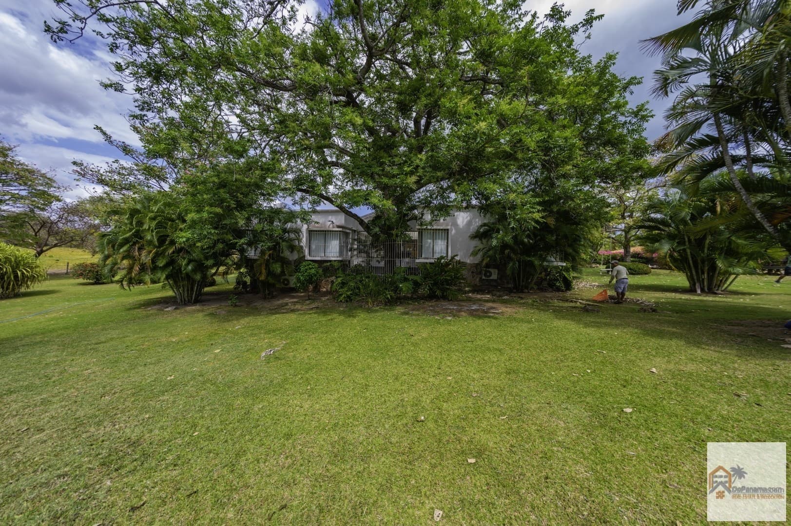 $1.4M Ocean-View Paradise in Punta Barco Viejo - 5BR Pool Estate - Photo 5