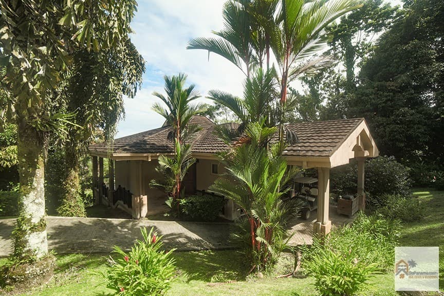 Island Paradise: Renovated 4BR Villa $850K | Red Frog Beach Resort