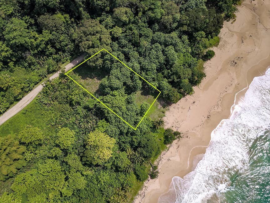 $439K Beachfront Paradise: Premium Red Frog Beach Resort Lot in Bocas del Toro - Photo 3