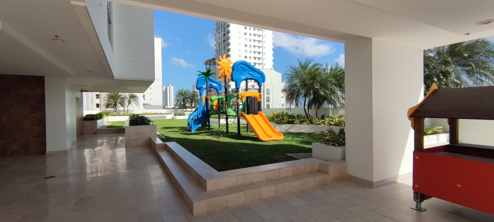 4BR Penthouse $670K - Direct Parque Omar Access Panama City - Photo 2