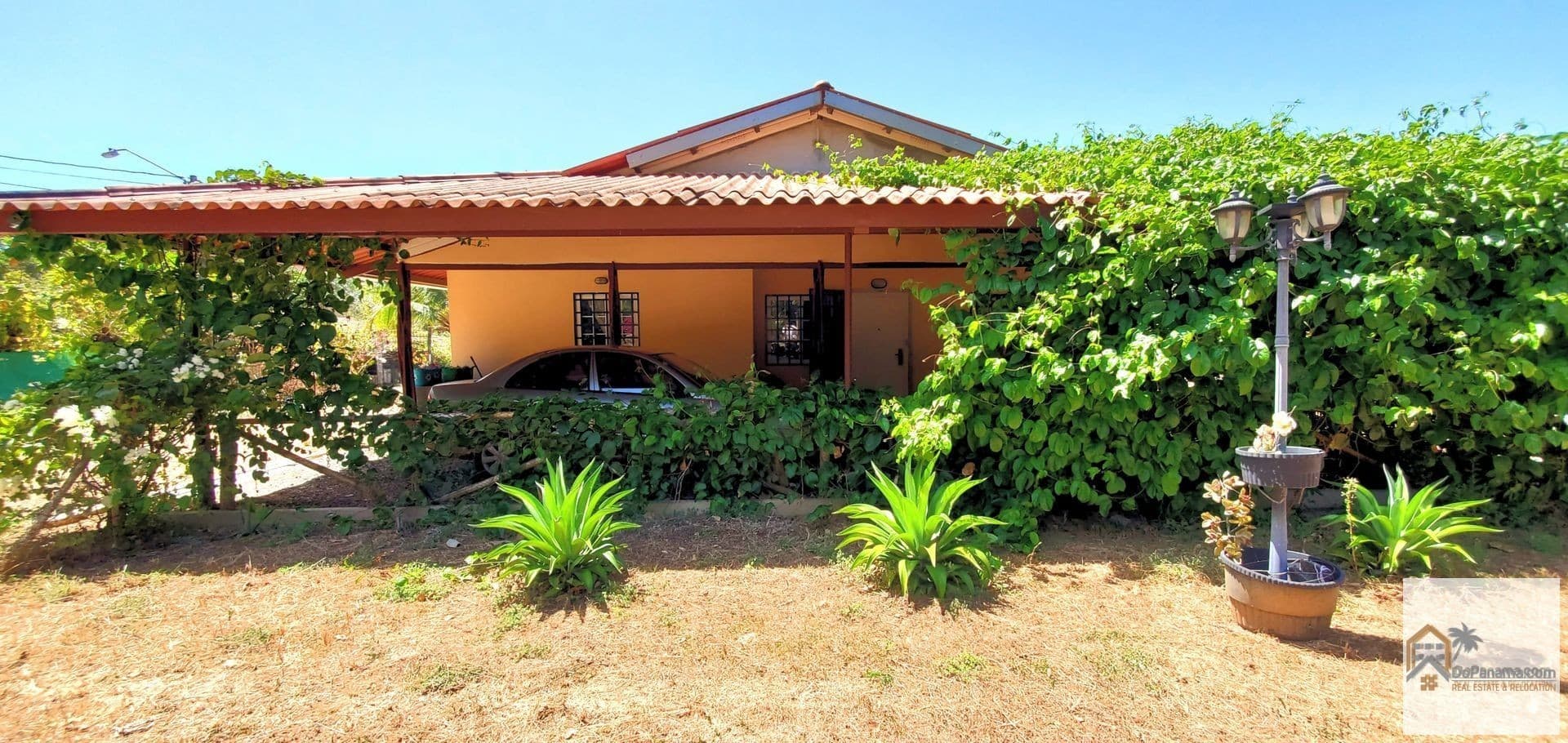 Private Escape in Pedasí: 2BR House on Quiet Road, No HOAs - $265K