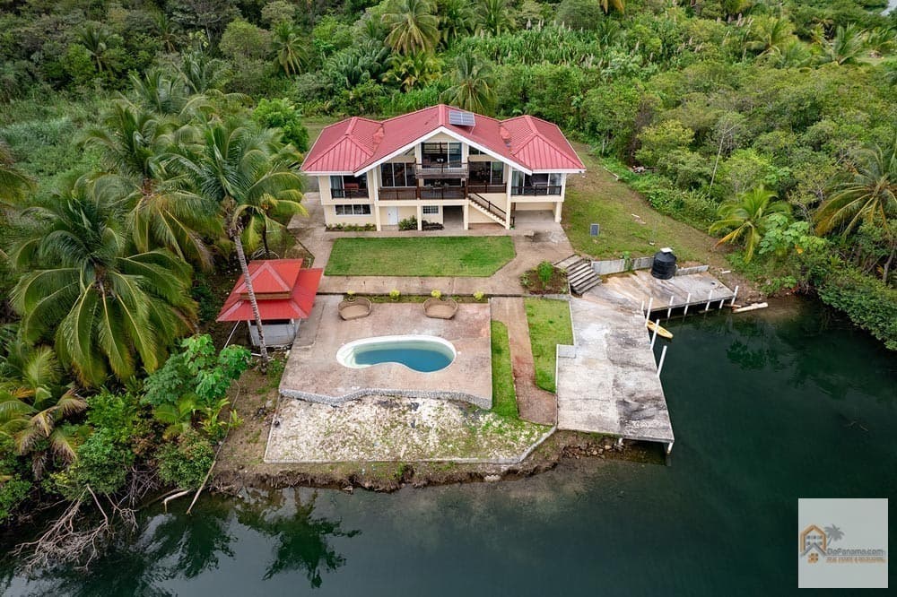 Canal House: $1.2M Luxury Airbnb Business in Paradise - Bocas del Toro