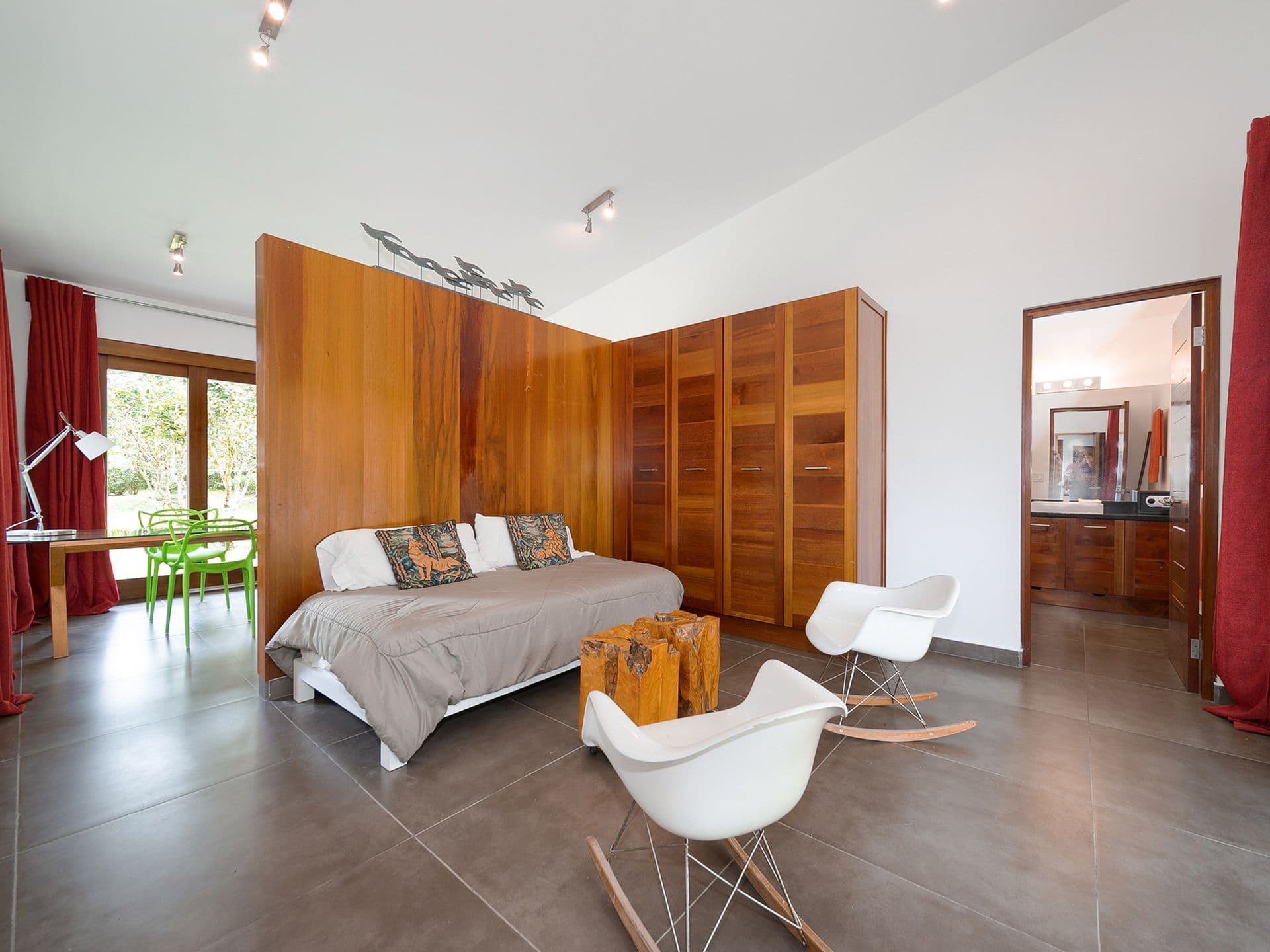 Exquisite 5-Bedroom Estate in Volcán's Highland Paradise - $1.25M - Photo 3