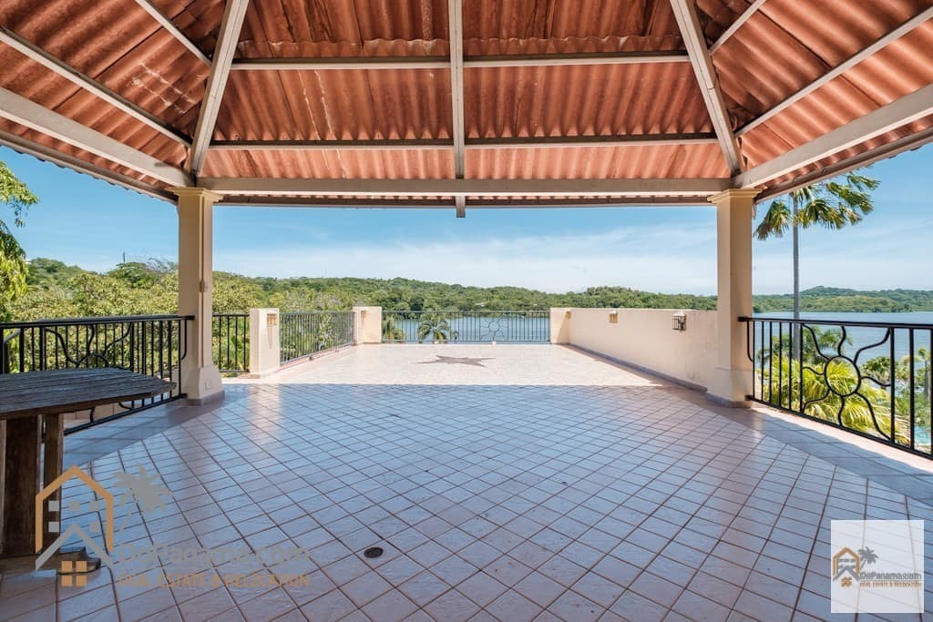 Oceanfront Fishing Lodge Boca Chica - Premier Commercial Opportunity