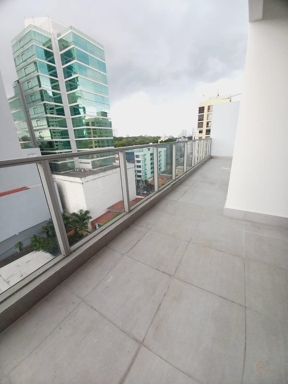 Jade Tower Double-Height Condo - San Francisco Panama City - $330K - Photo 2