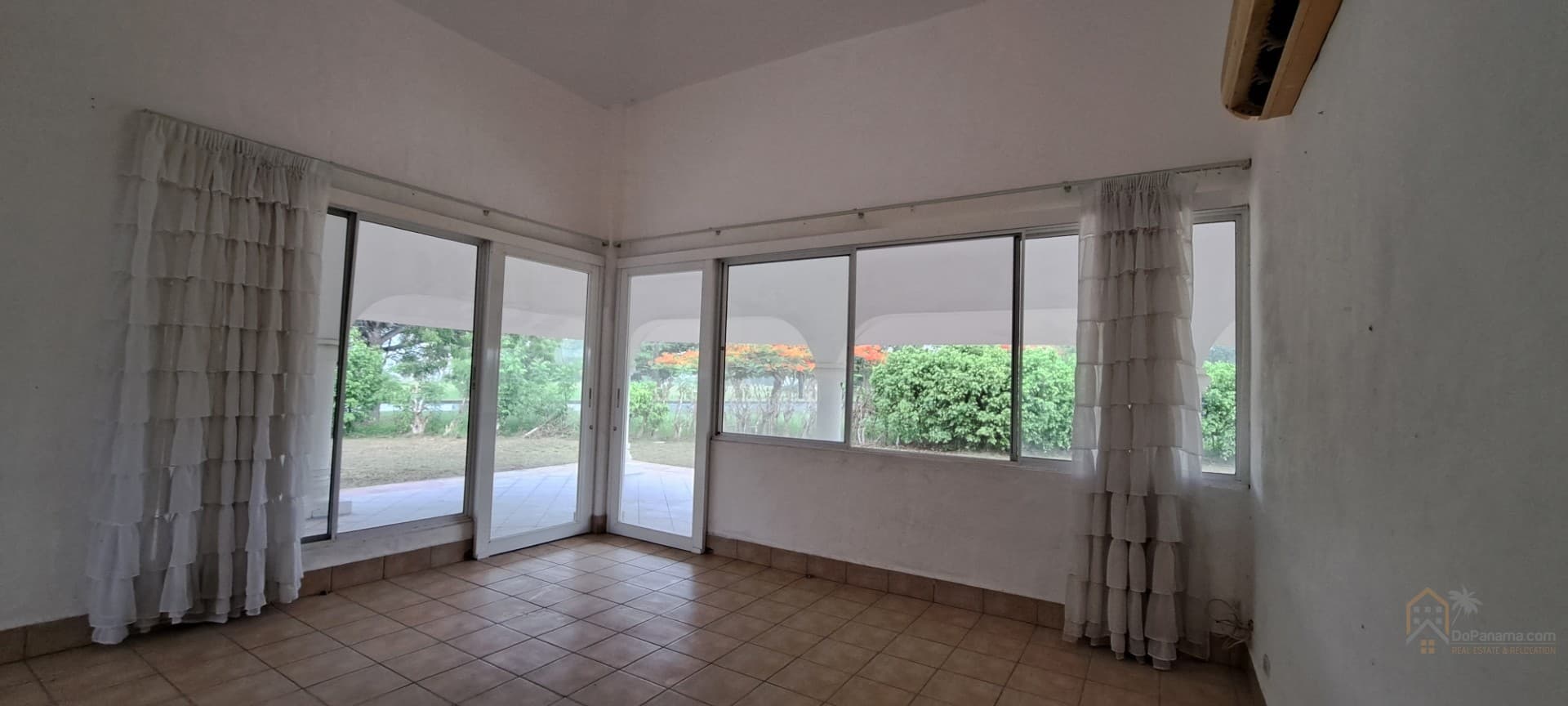 Golf Marina Haven: 3BR Family Home in Vista Mar - $358K - Photo 3