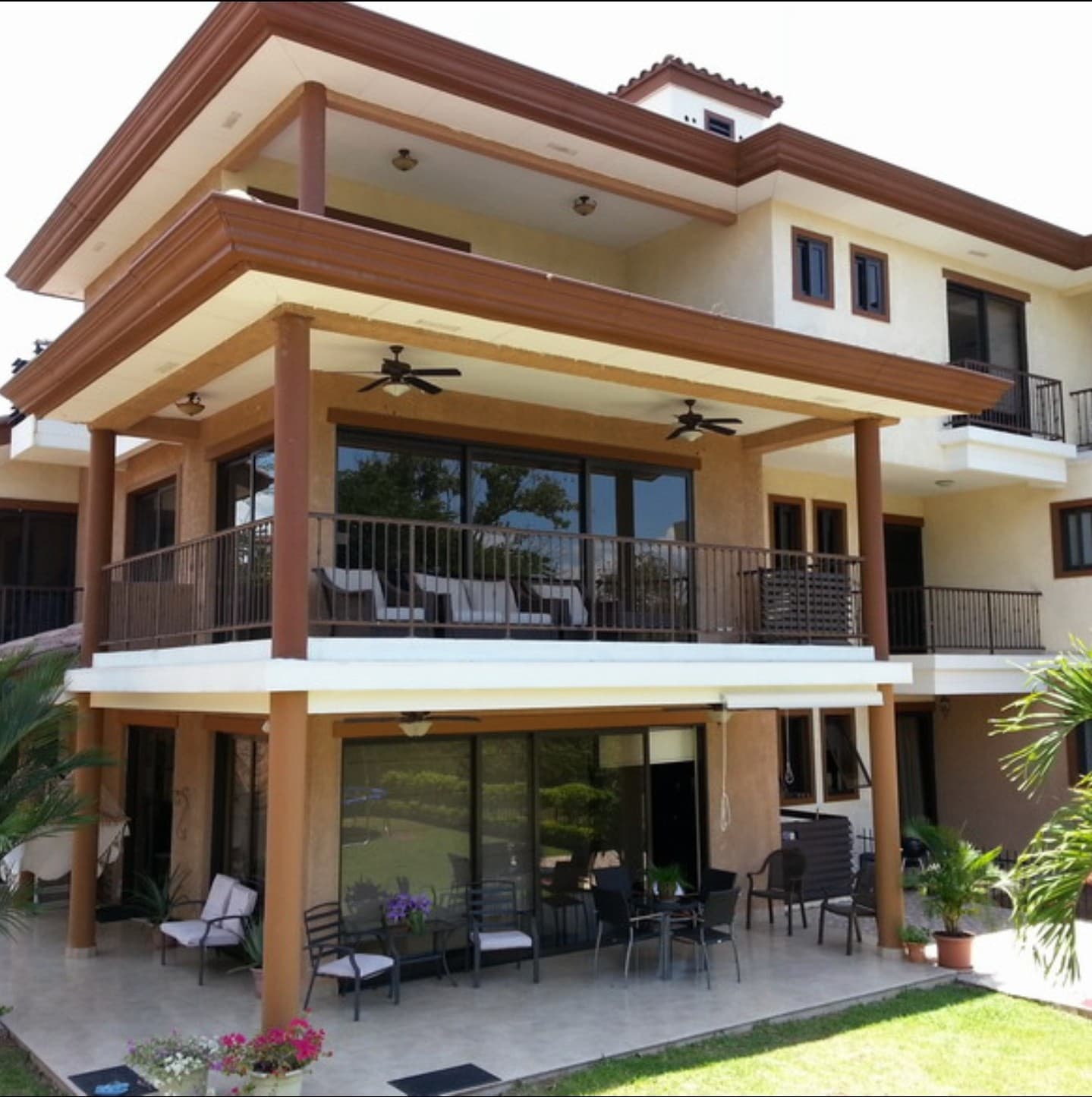 Penthouse Paradise: Embassy Club Clayton - $580K Panama City Luxury - Photo 3