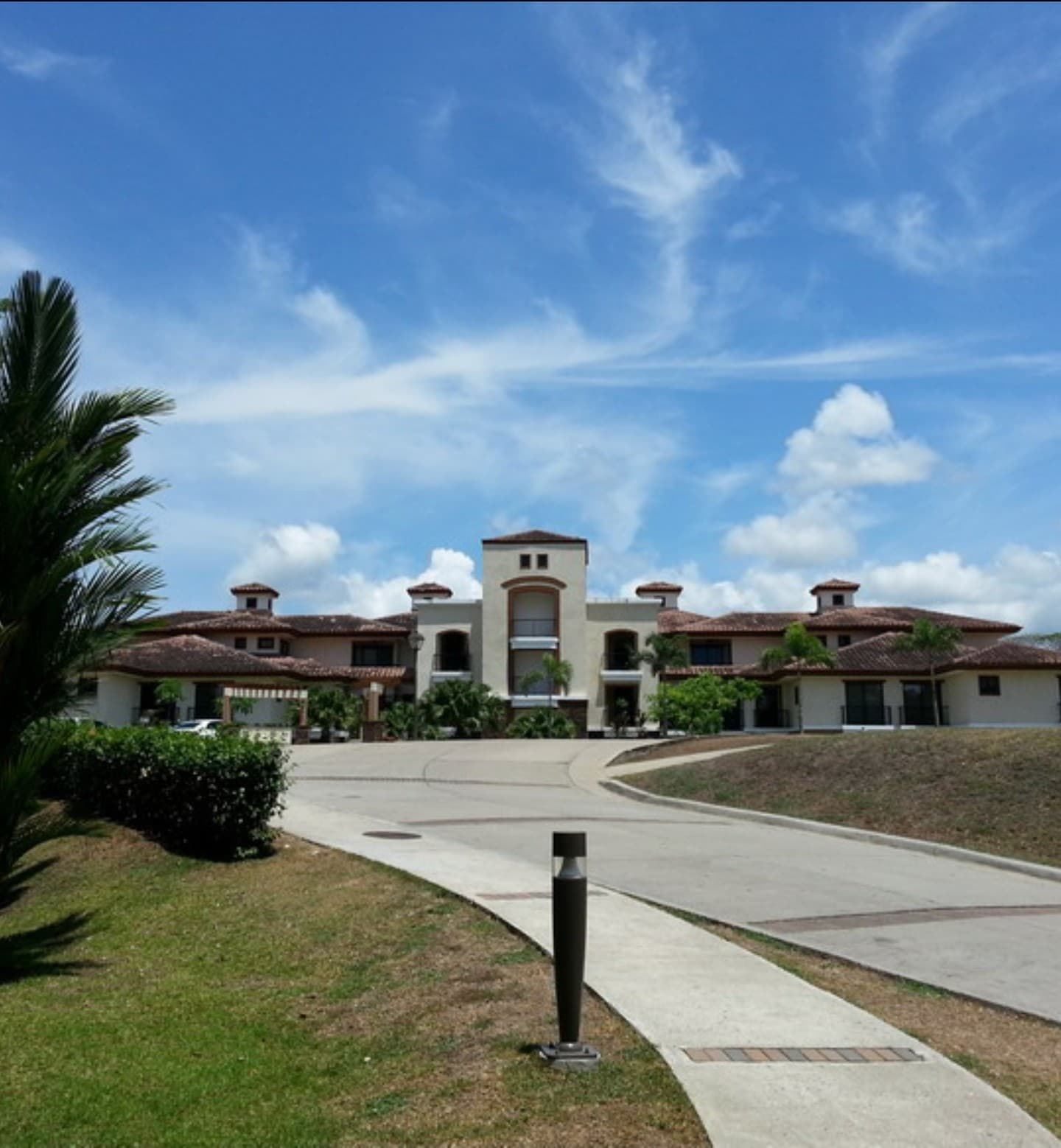 Penthouse Paradise: Embassy Club Clayton - $580K Panama City Luxury - Photo 5