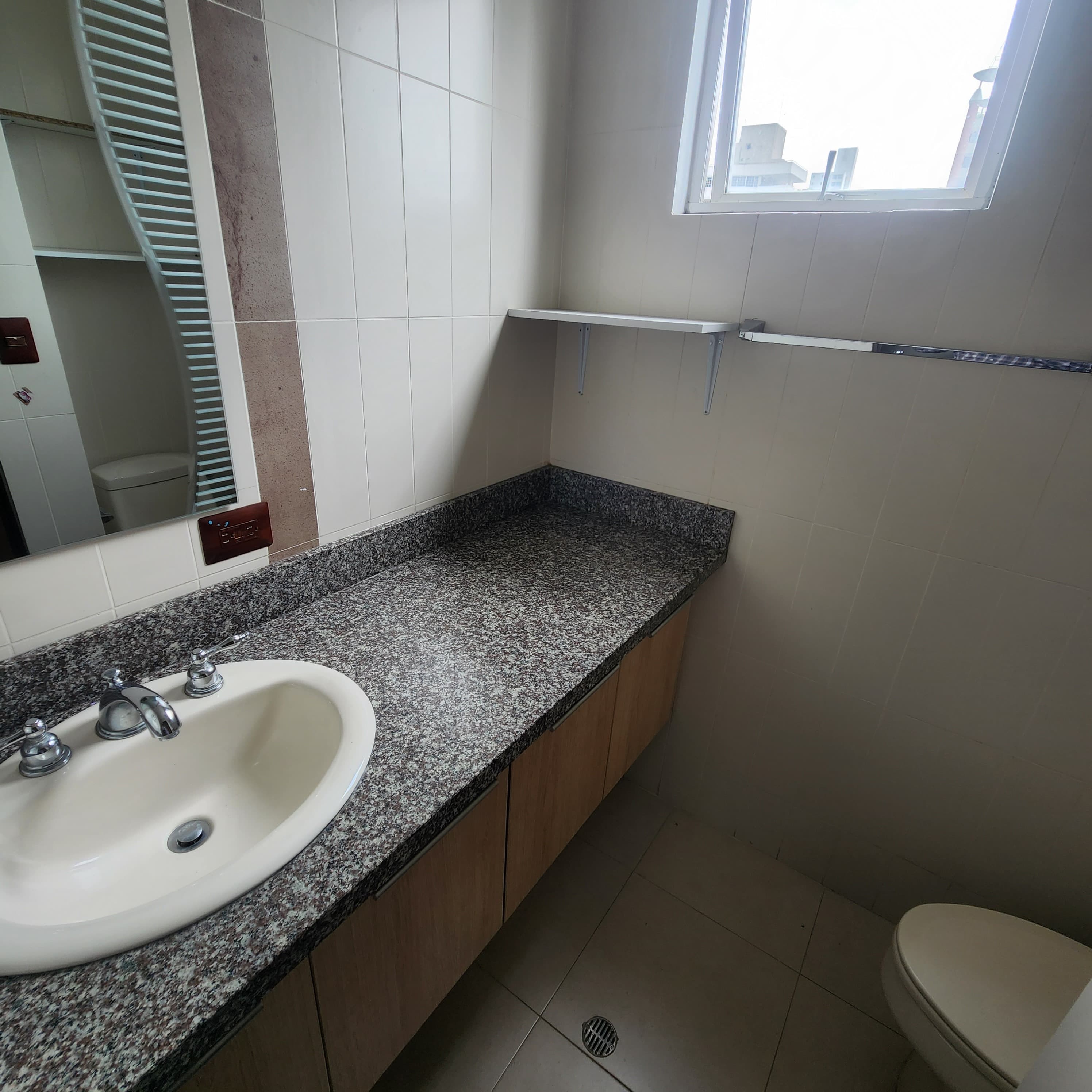 Sleek 3BR Condo in PH Tao San Francisco - Panama City Urban Living - Photo 4