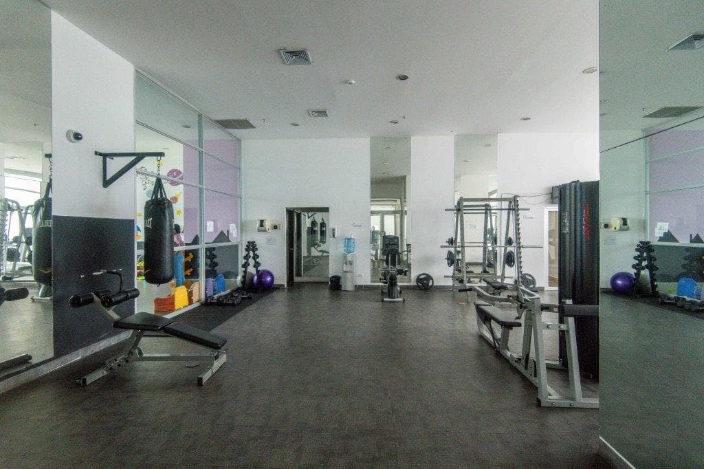 White Tower Oceanfront Condo - Balboa Ave $288K - Premium Panama City Views - Photo 5