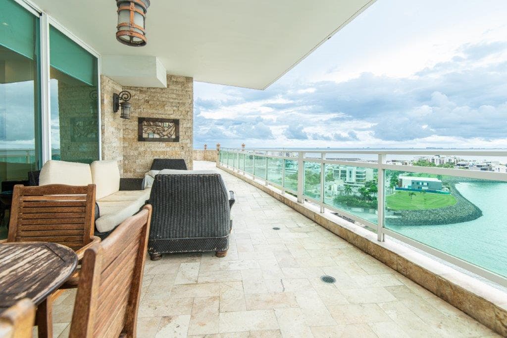 Beachfront Luxury Condo at Bahía Pacífica - Ocean Views & 4BR $1.15M - Photo 2