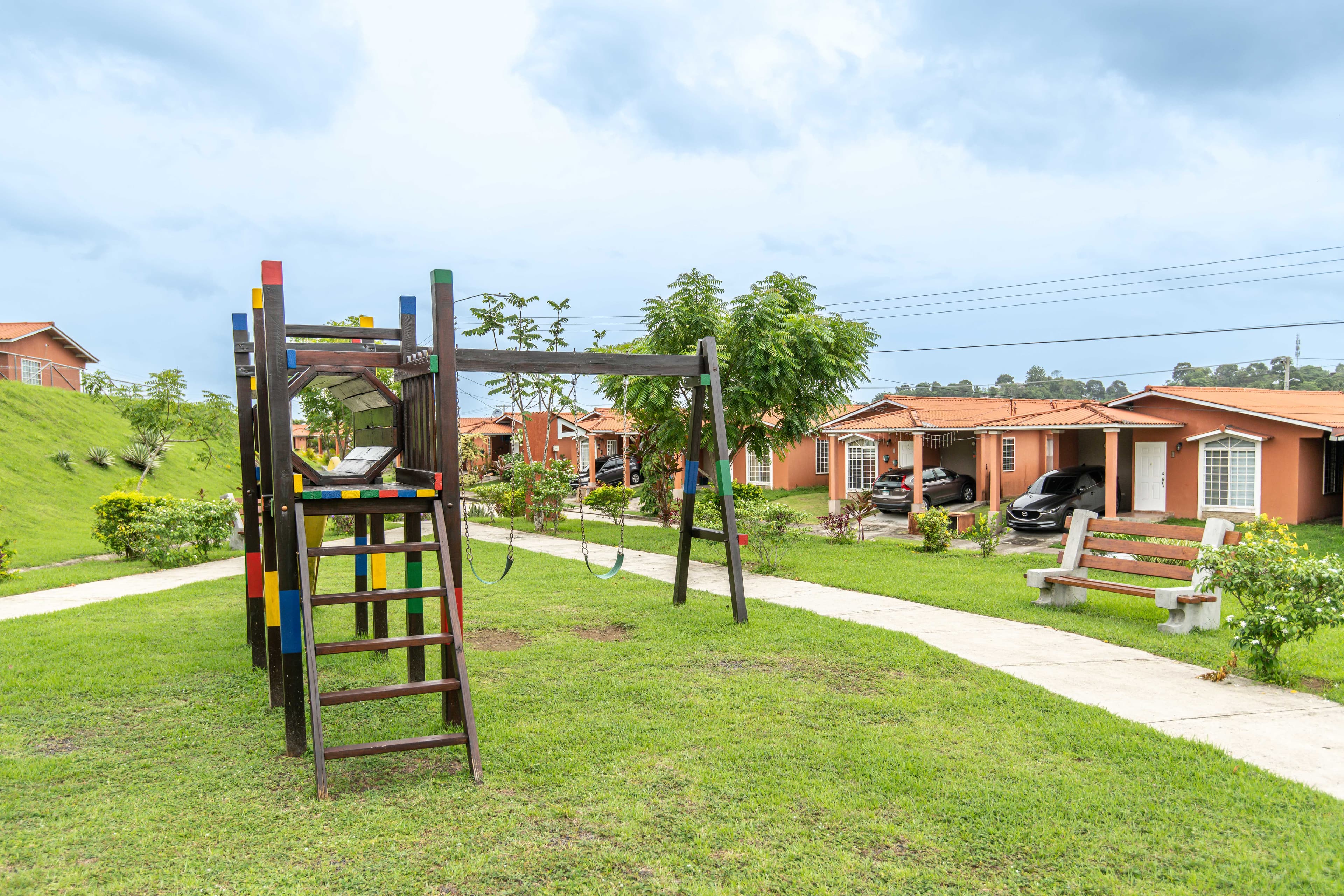 Lakeside Sanctuary: 3BR Home in Colinas del Lago $110K | Panama City