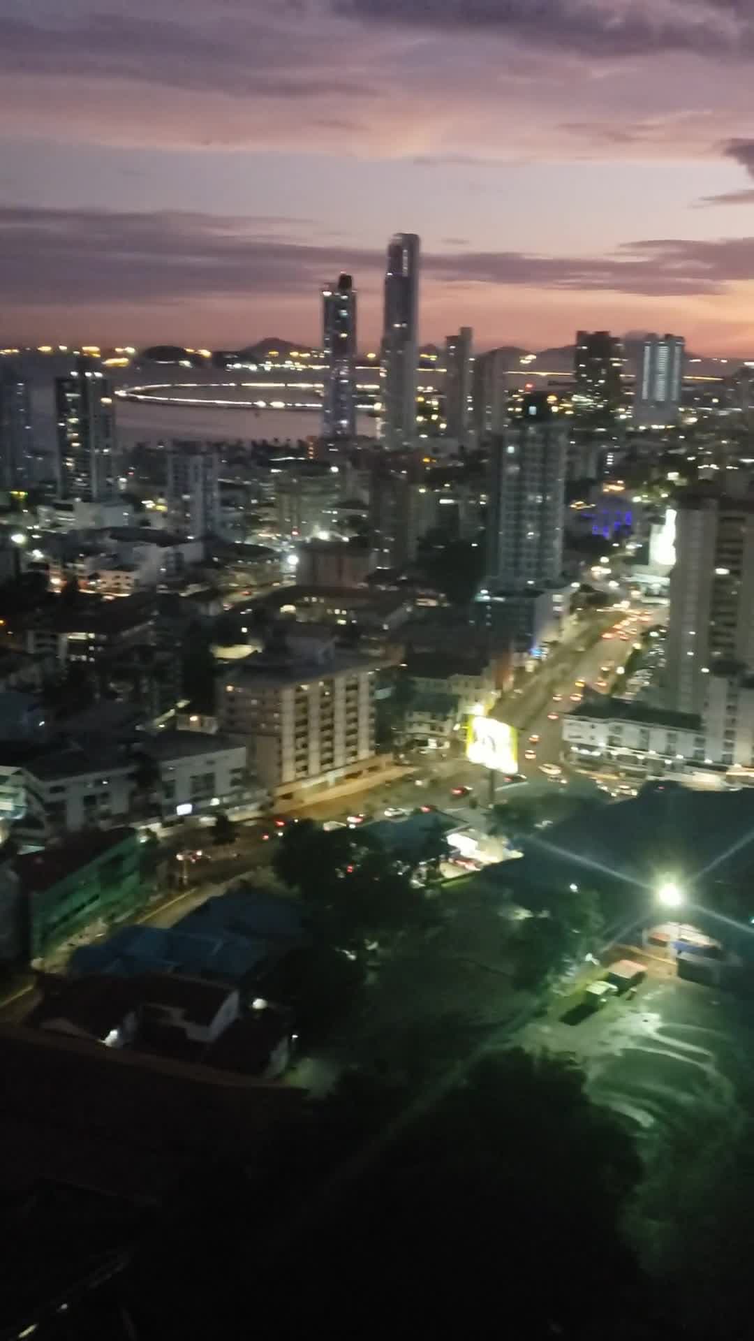 Canal Views & City Lights: Torre La Cresta 4BR Luxury Condo $525K - Photo 2