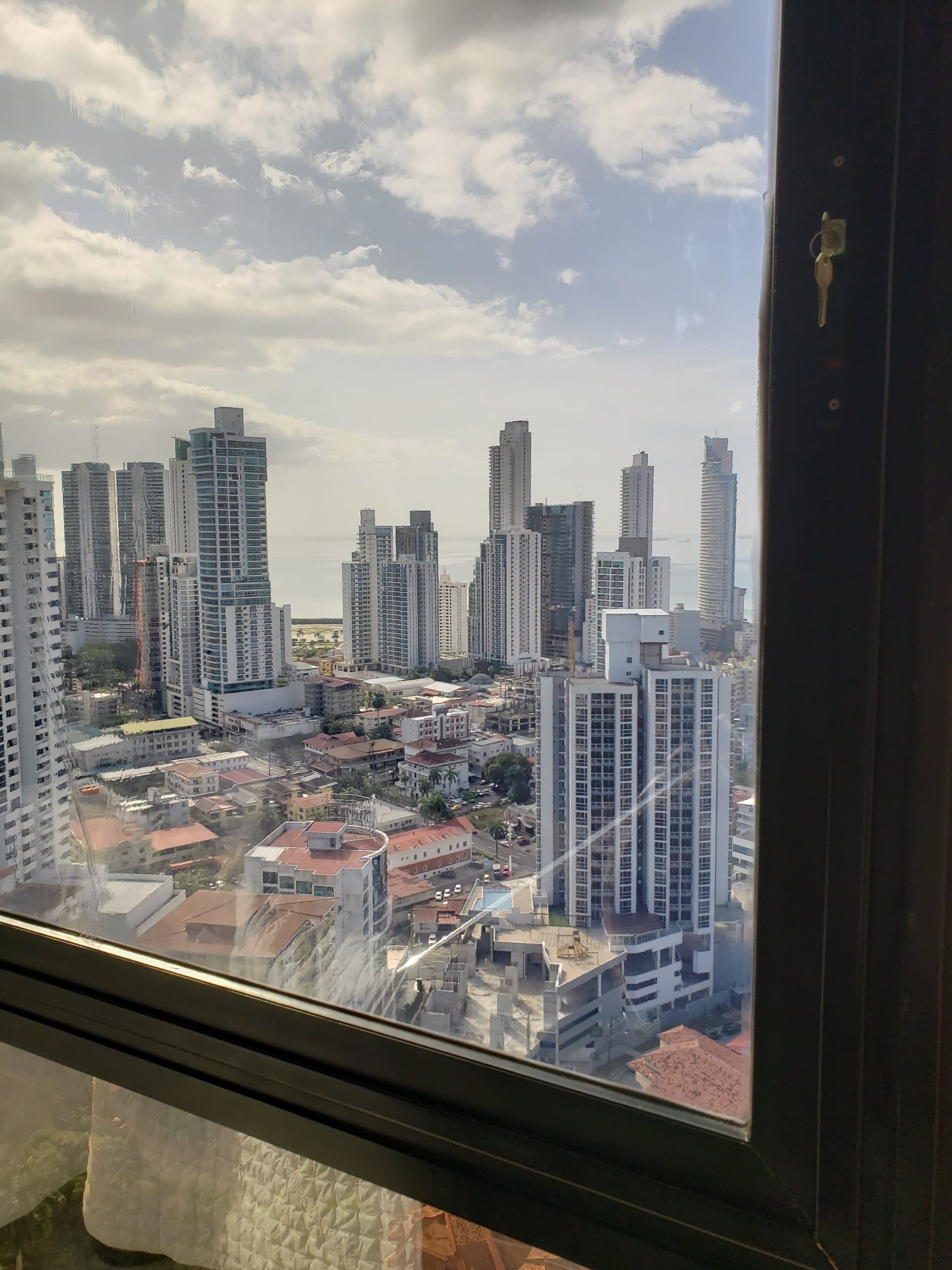 Canal Views & City Lights: Torre La Cresta 4BR Luxury Condo $525K - Photo 5