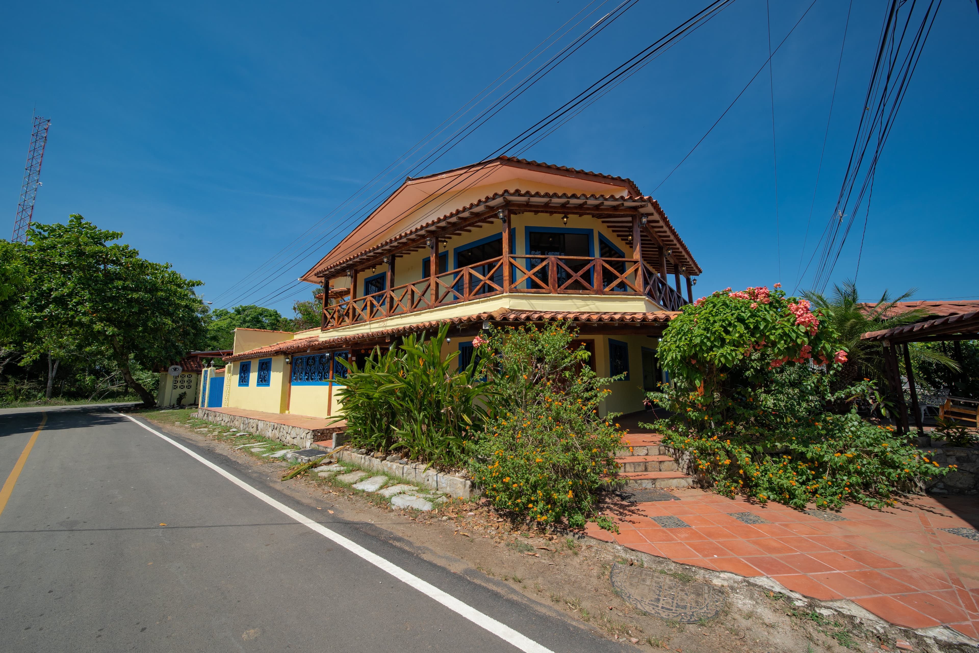 Casita Margarita: 6BR Boutique B&B in Pedasí's Heart - Business Ready - Photo 3