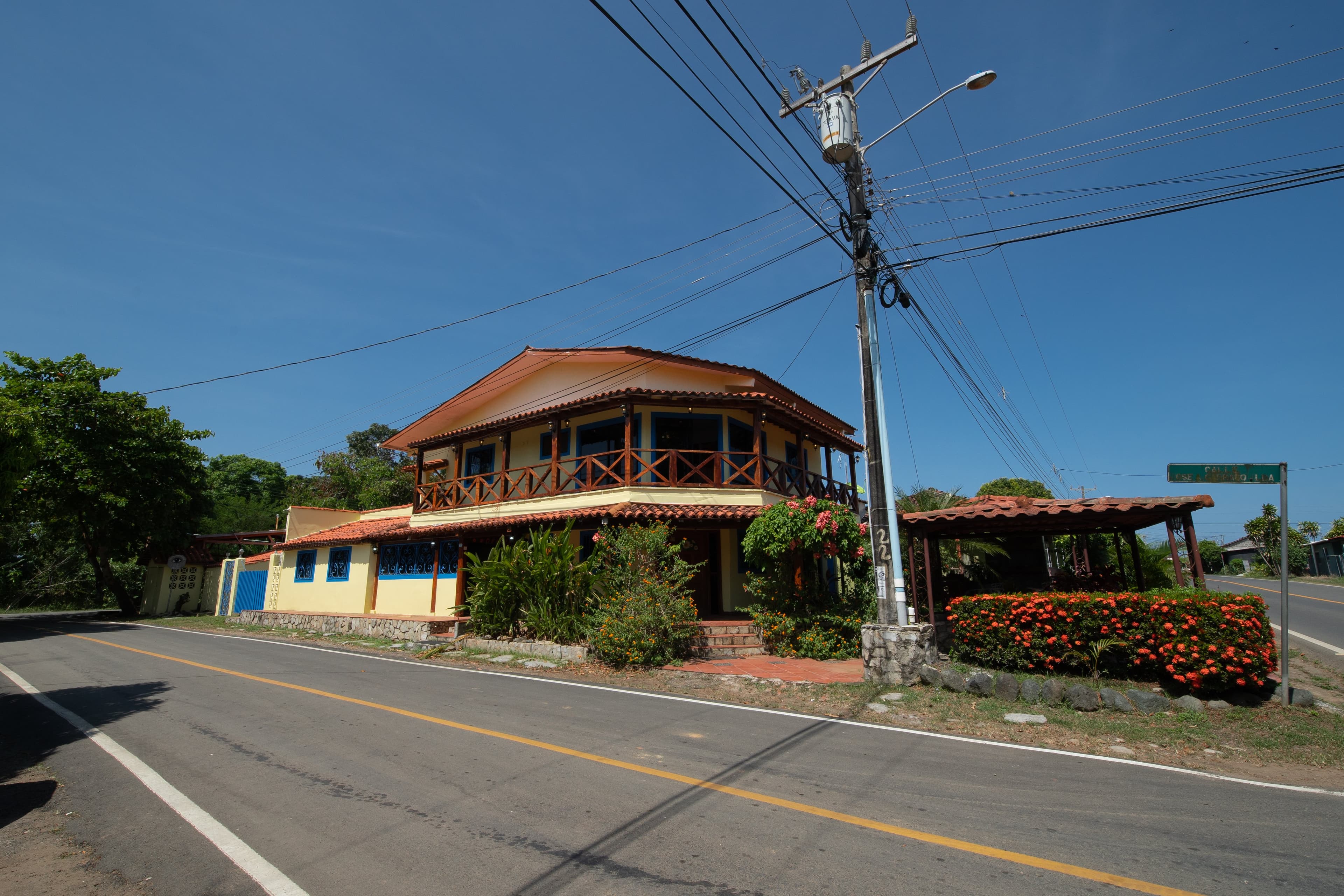 Casita Margarita: 6BR Boutique B&B in Pedasí's Heart - Business Ready - Photo 4