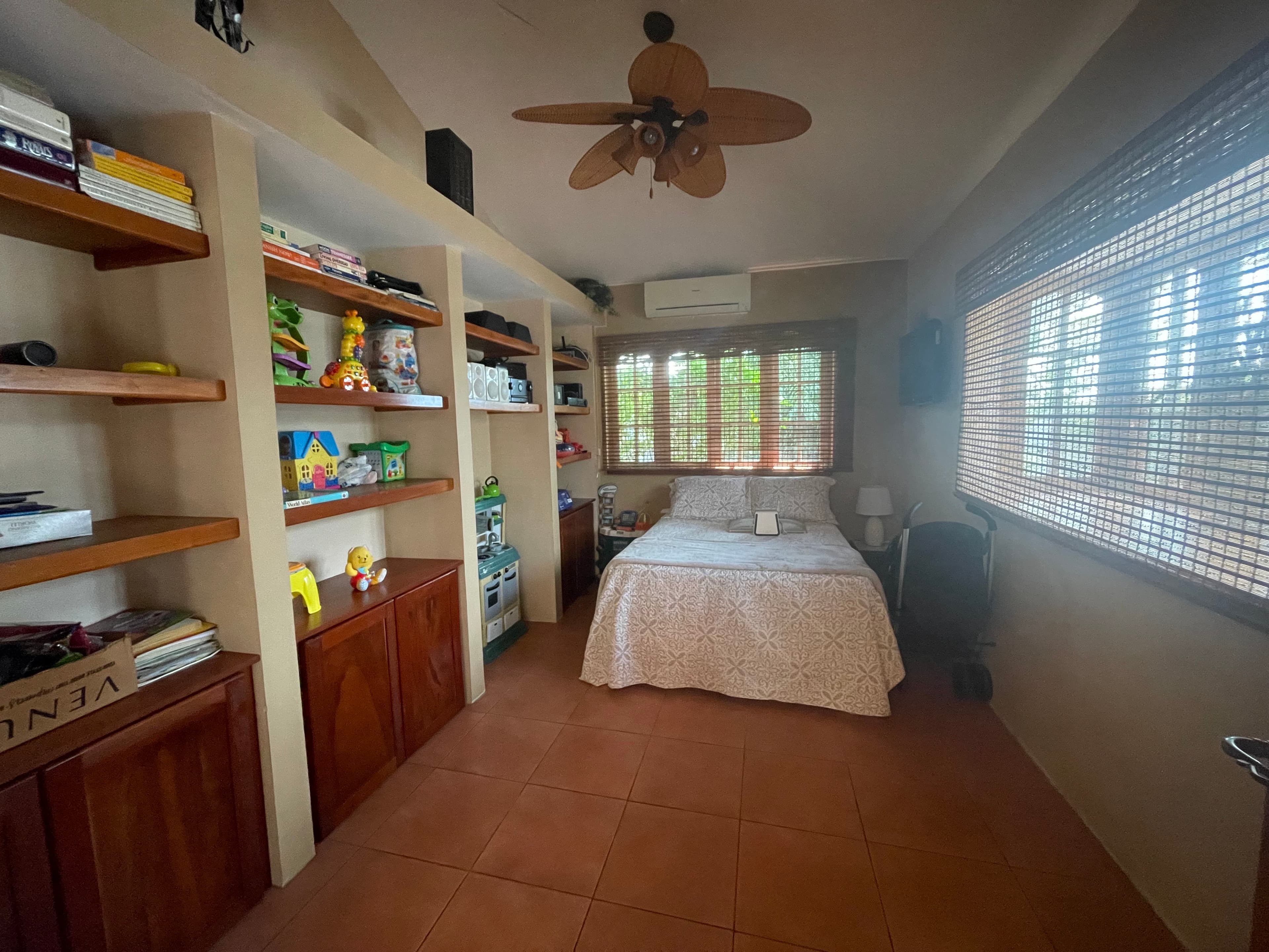 San Carlos Dream Estate: 3BR Villa w/ Pool + Rental Unit - $465K - Photo 3