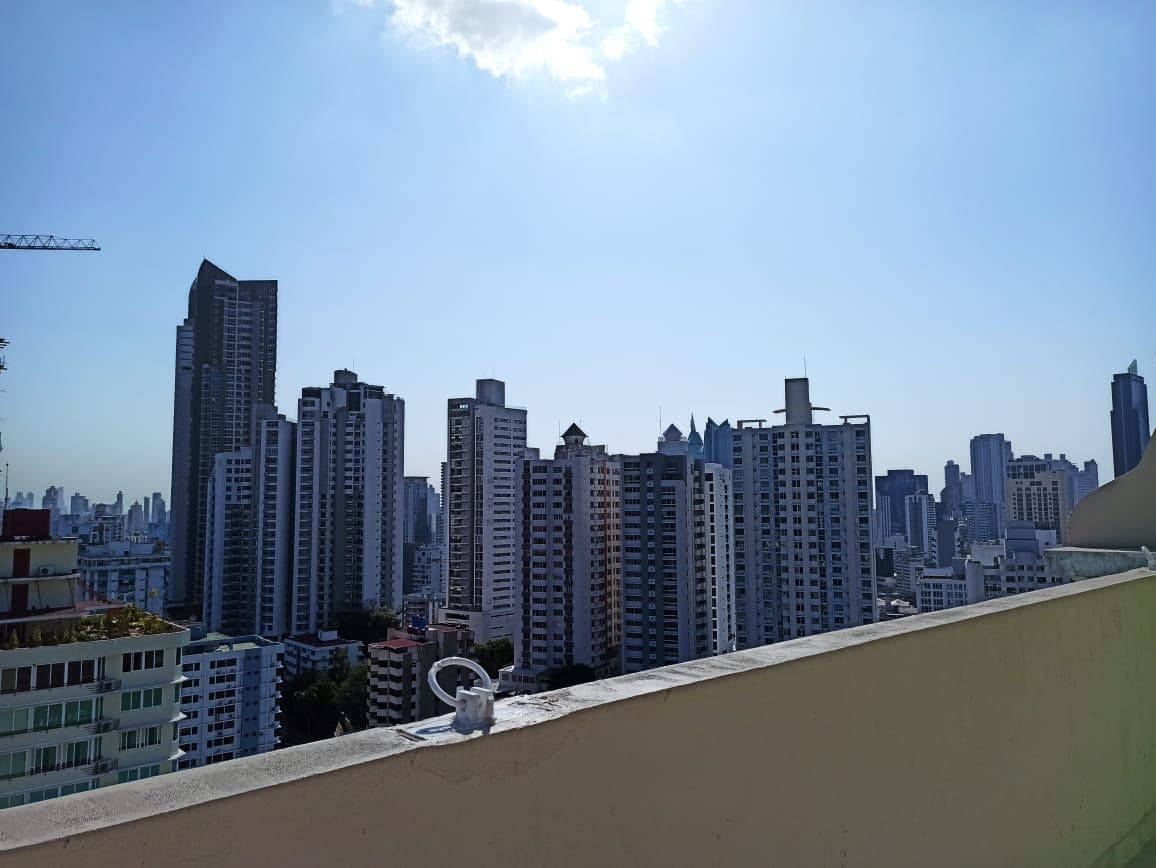 Vibrant 2BR Condo in Via Argentina - Modern Urban Sanctuary $165K - Photo 2