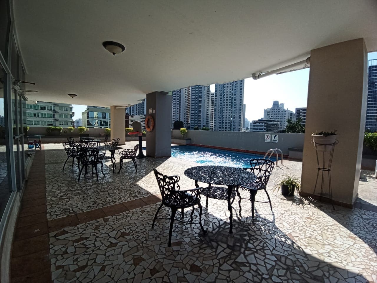 Vibrant 2BR Condo in Via Argentina - Modern Urban Sanctuary $165K - Photo 3