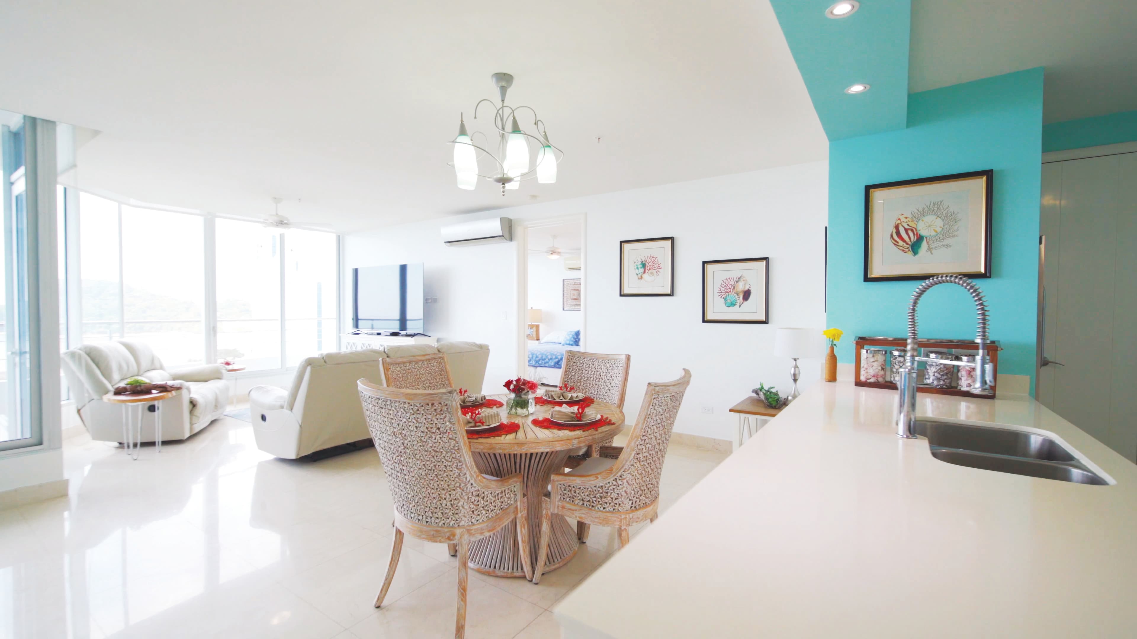 $395K Casa Bonita Luxury Condo - Ocean Views & Beach Club in Panama City - Photo 2