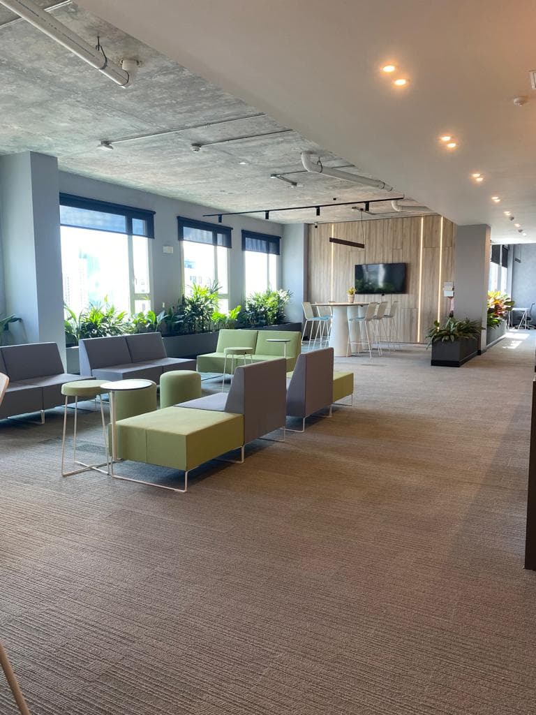 Elegant 2BR Sky Residence in El Cangrejo - Modern Views & Premium Living - Photo 2