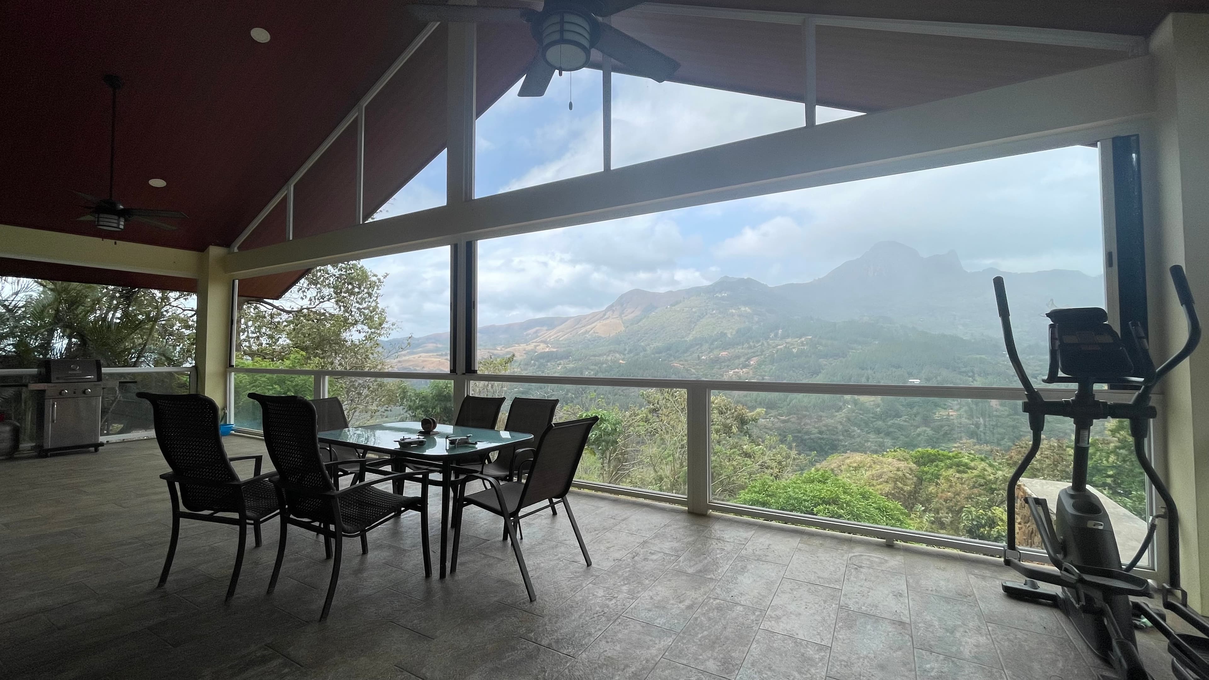 Spectacular $1.2M Dual-Home Estate with Infinity Pool - Altos del María