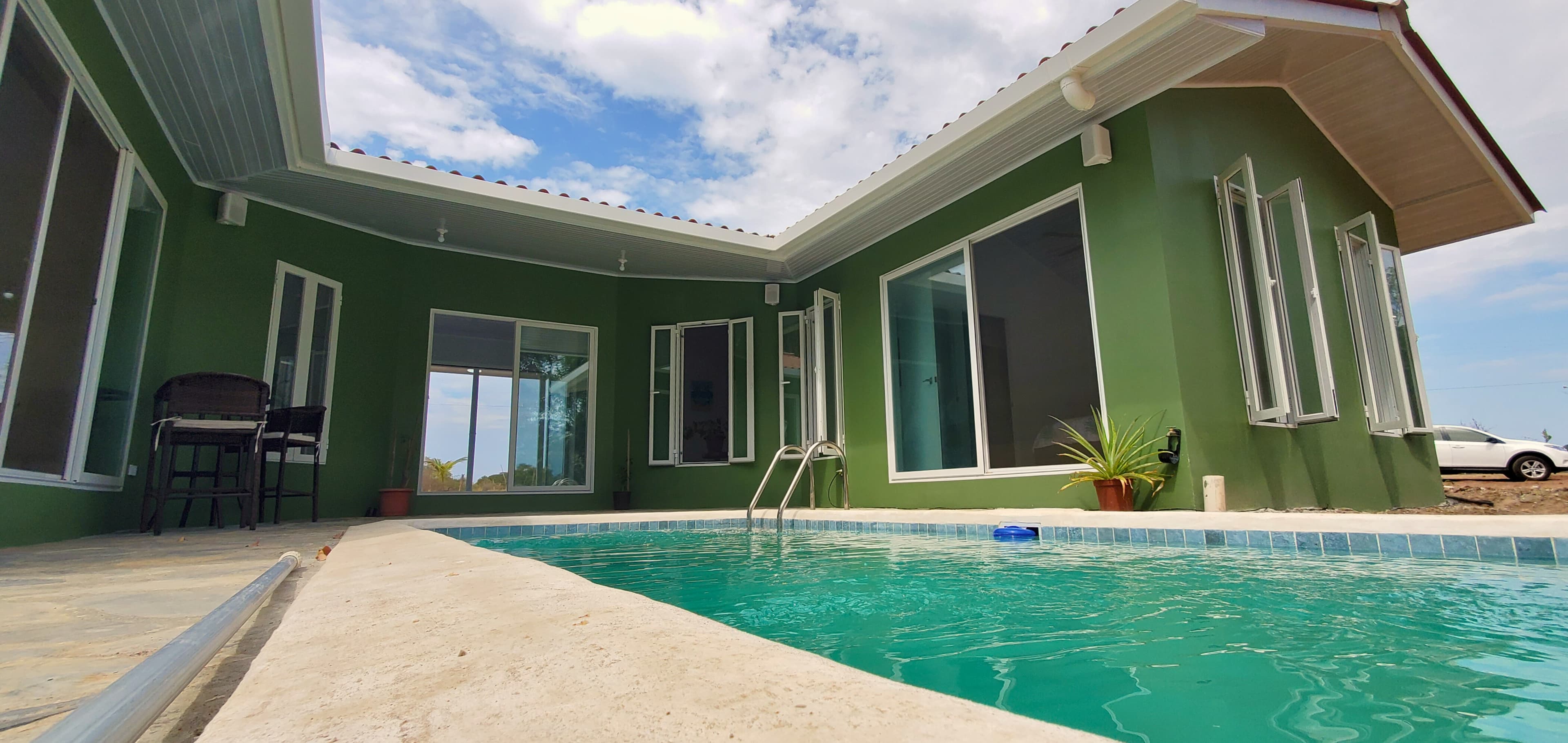 Energy-Efficient 2BR Beach House in Pedasí - Private Pool & 2,183m² Lot