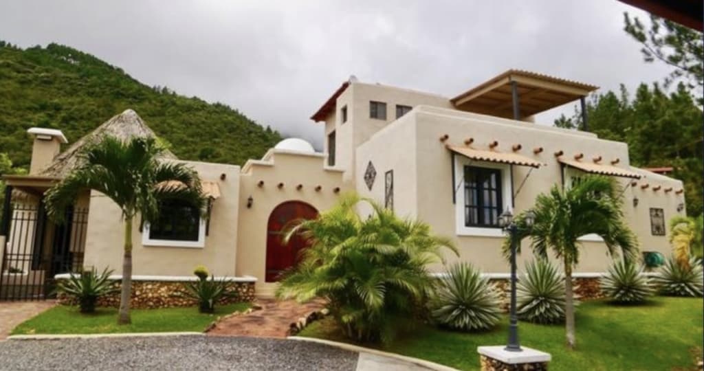 Award-Winning Resort Estate in Altos del Maria - 4BR Custom Home - $465k - Photo 2