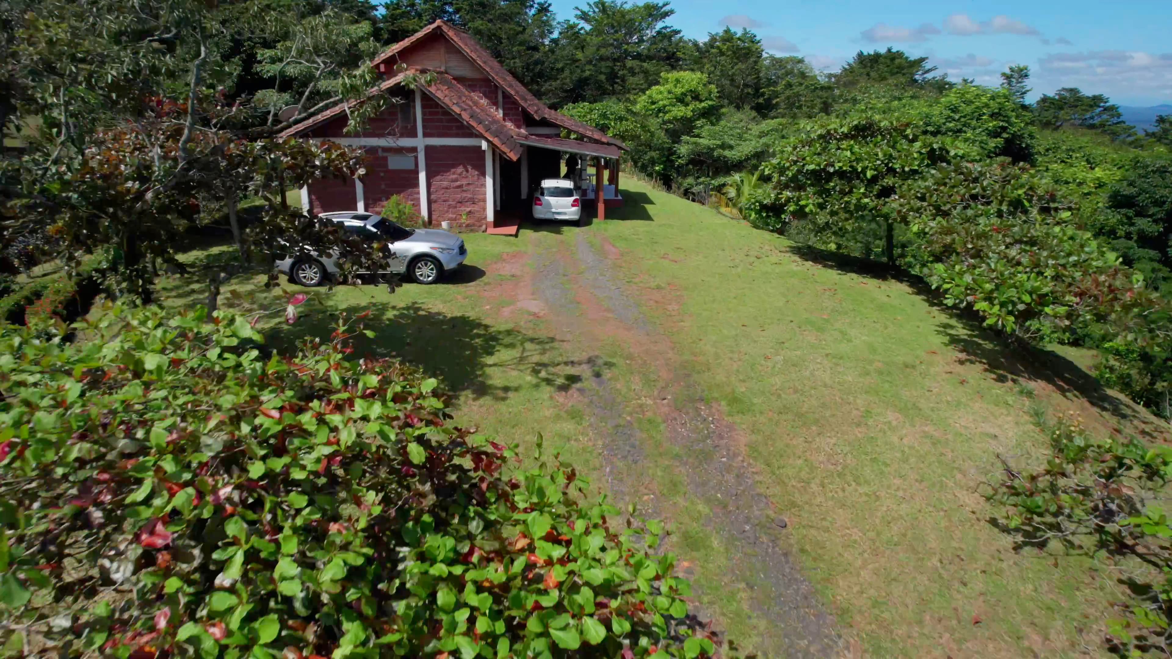 Mountainside Estate in Gualaca - 29 Acres with Volcán Barú Views - $1.2M - Photo 3