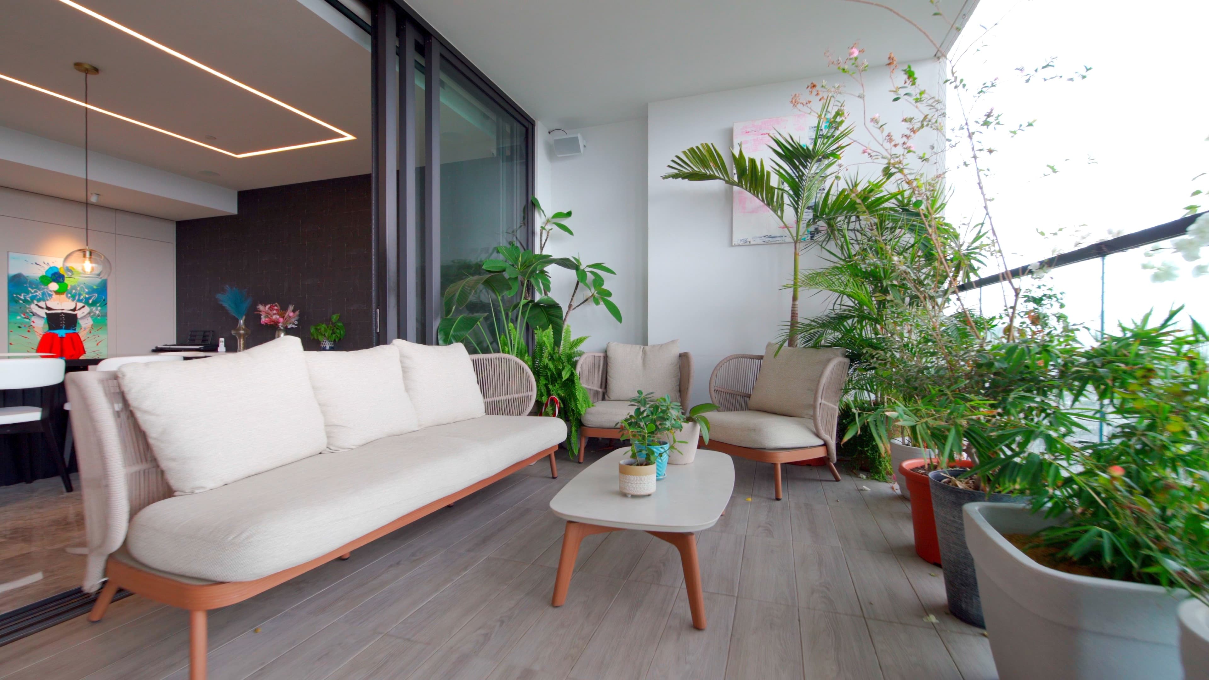 Fire Sale: $940K Santa María Luxury Condo - Ocean & Golf Views