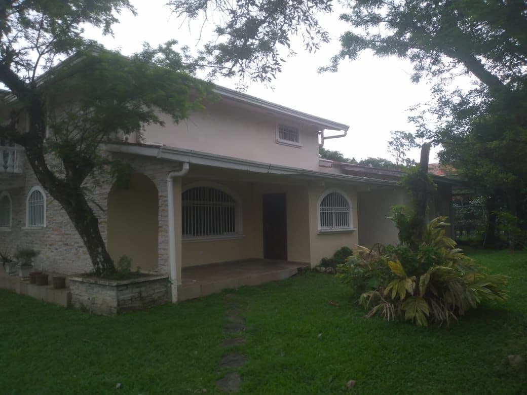 Valle de Antón Mountain Estate - 5BR Home with Guest Quarters $600K - Photo 2